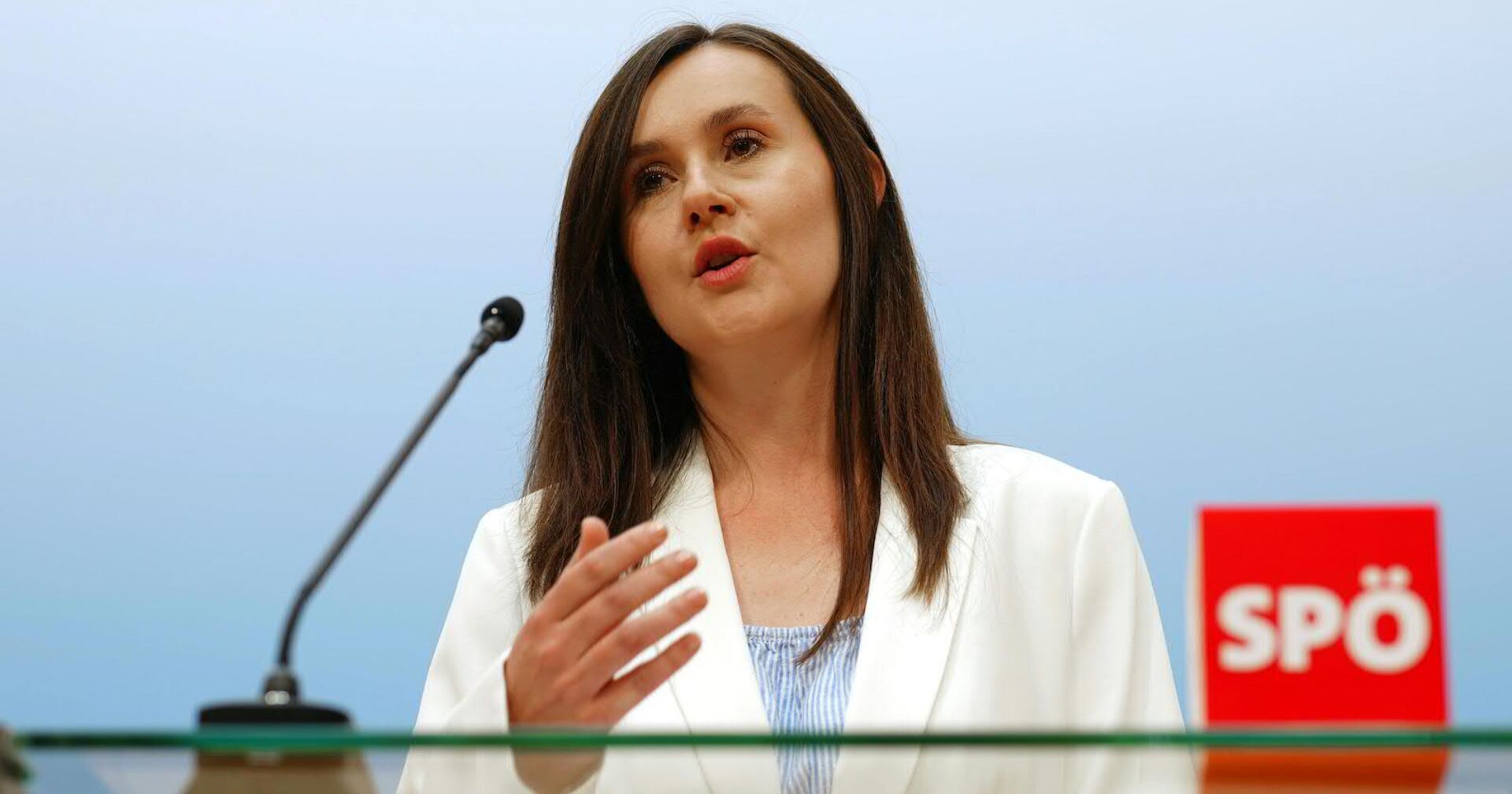 Grubesa bei der Pressekonferenz zur Korrektur des Wahlergebnisses