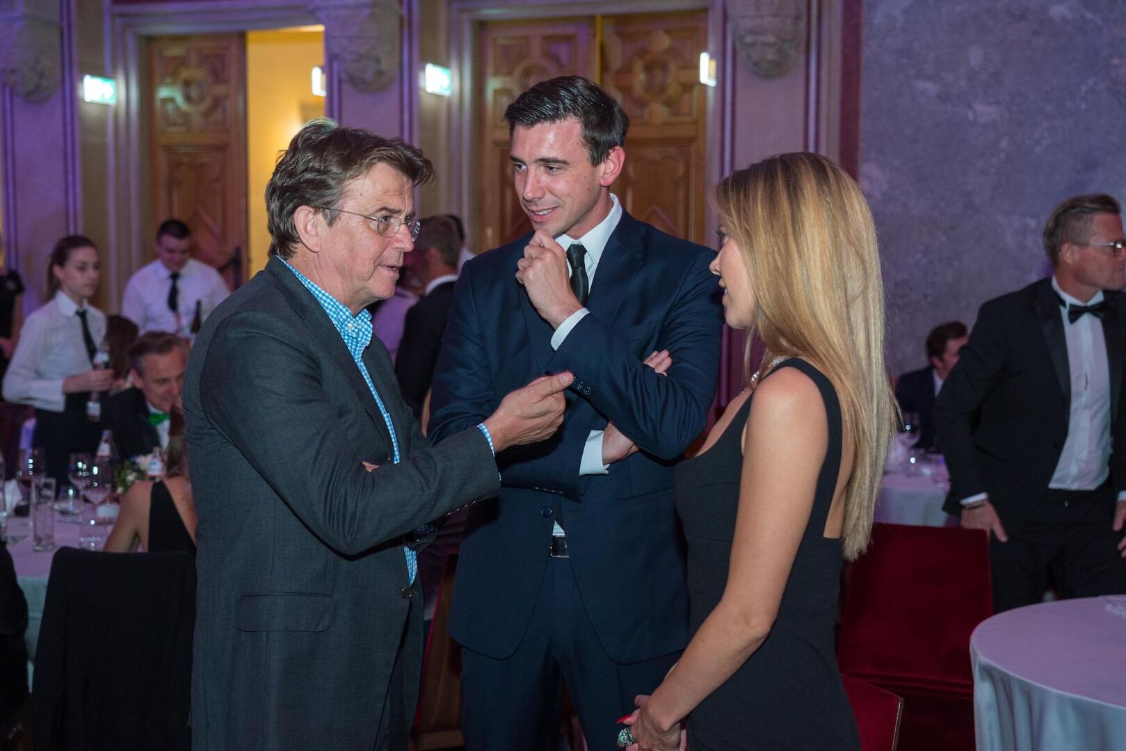 Mark Mateschitz und Victoria Swarovski mit Hannes Jagerhofer.