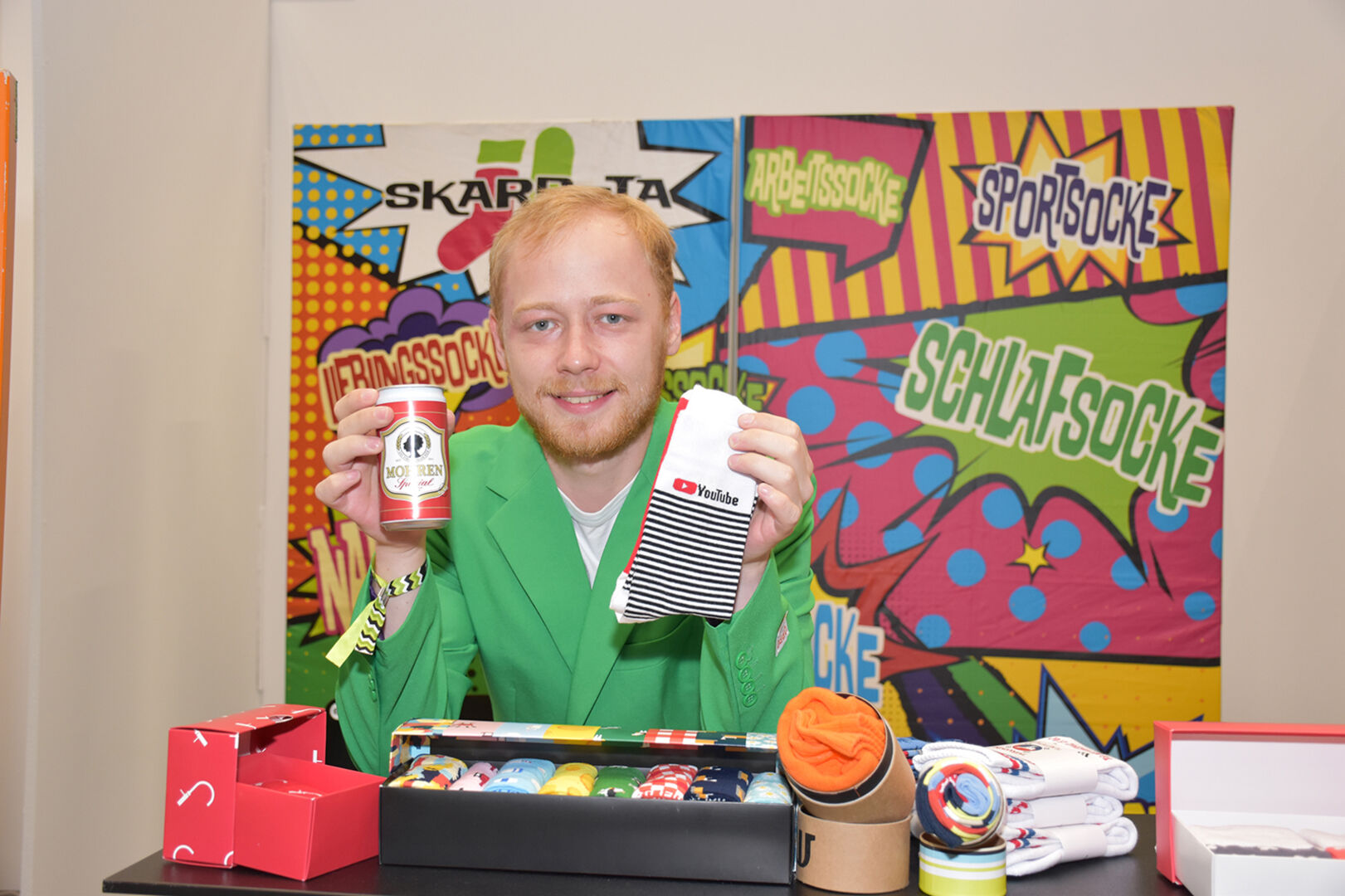 „Verpackung“ machts: Socken aus der Dose von Kamil Scharmer, Skarpeta (poln. Socken)