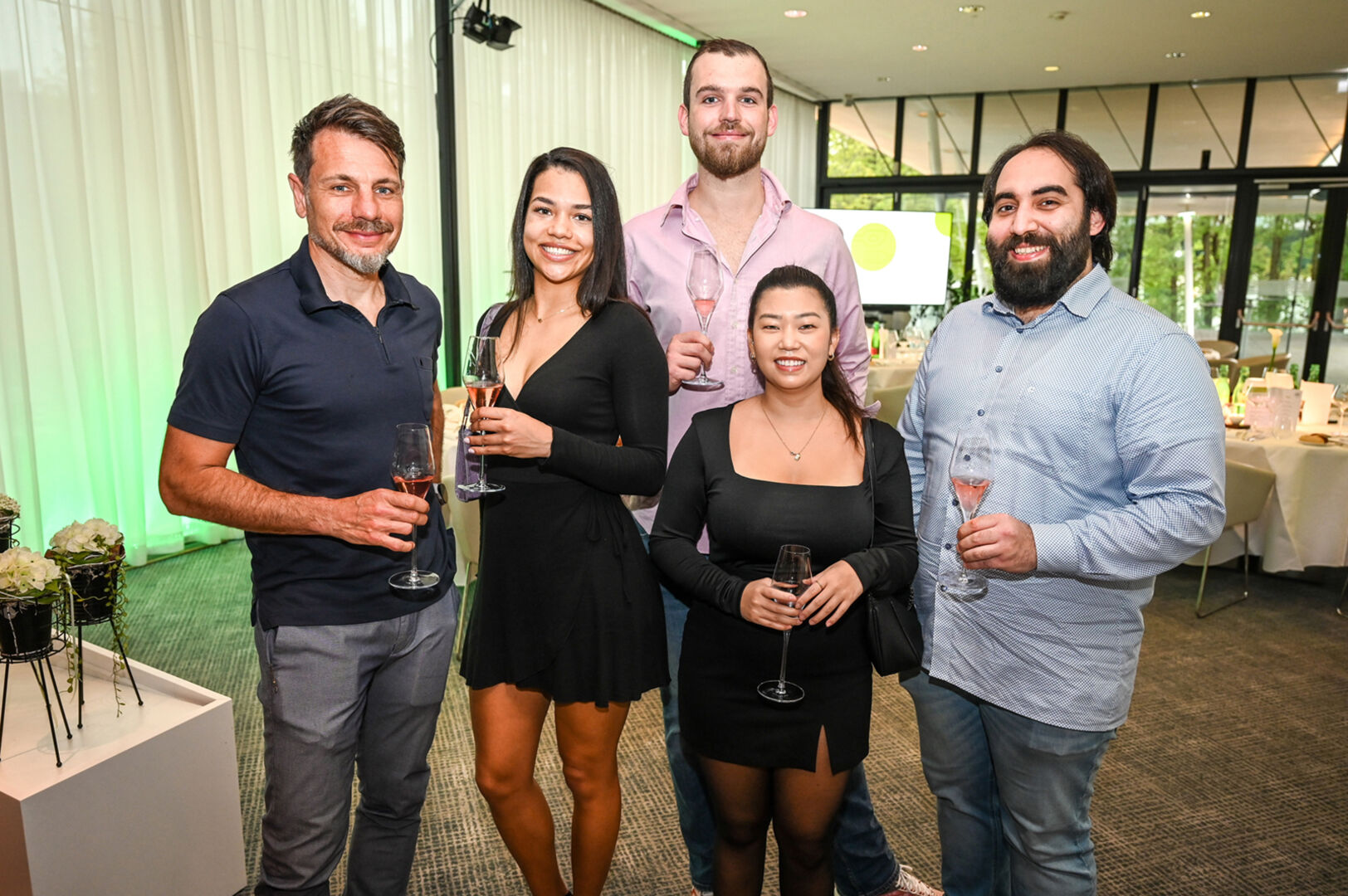 Jochen Perpmer-Küng, Melina Boch, Moritz Haugeneder und Anh-Tuyet Le und Petek Firat (alle Casino  Kollegenverein) (v. li.)