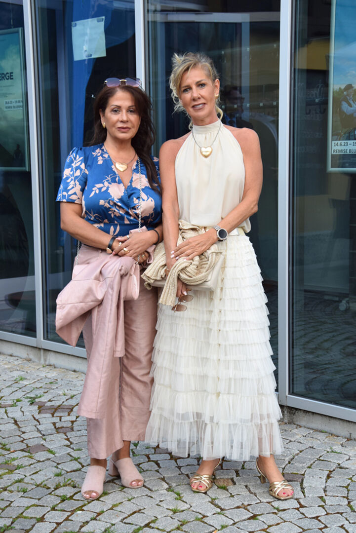 Andrea De Morais-Schwendinger und Ursula Dünser (Nuna Lie Mode Feldkirch) (v. li.)