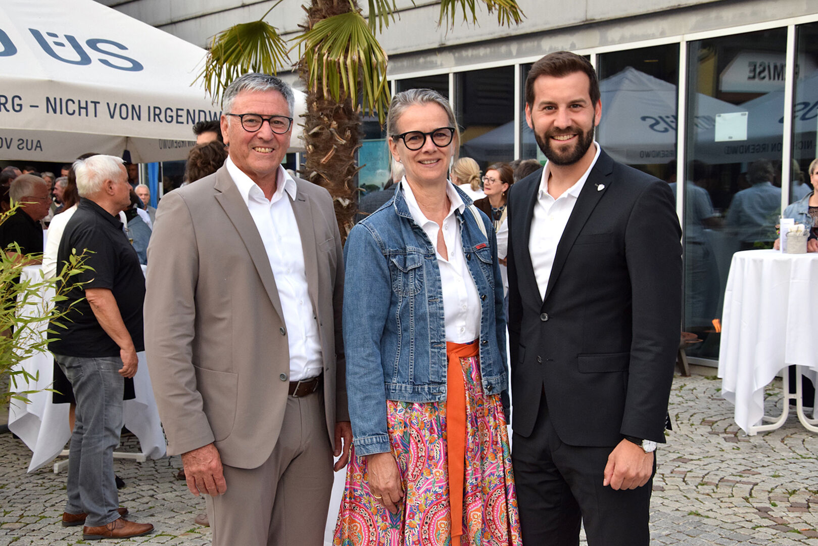 Bgm. Wolfgang und Ingrid Matt (Feldkirch) und Bgm. Simon Tschann (Bludenz) (v. li.)