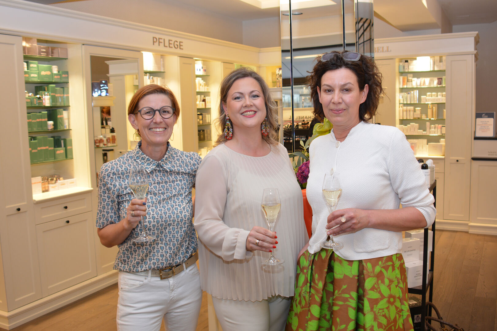 inside GF Heidi Mark, Nägele &amp; Strubell  GF Silvia Schwab-Stubenvoll, Troll  Cosmetics GF Barbara Sandtner (v. li.)
