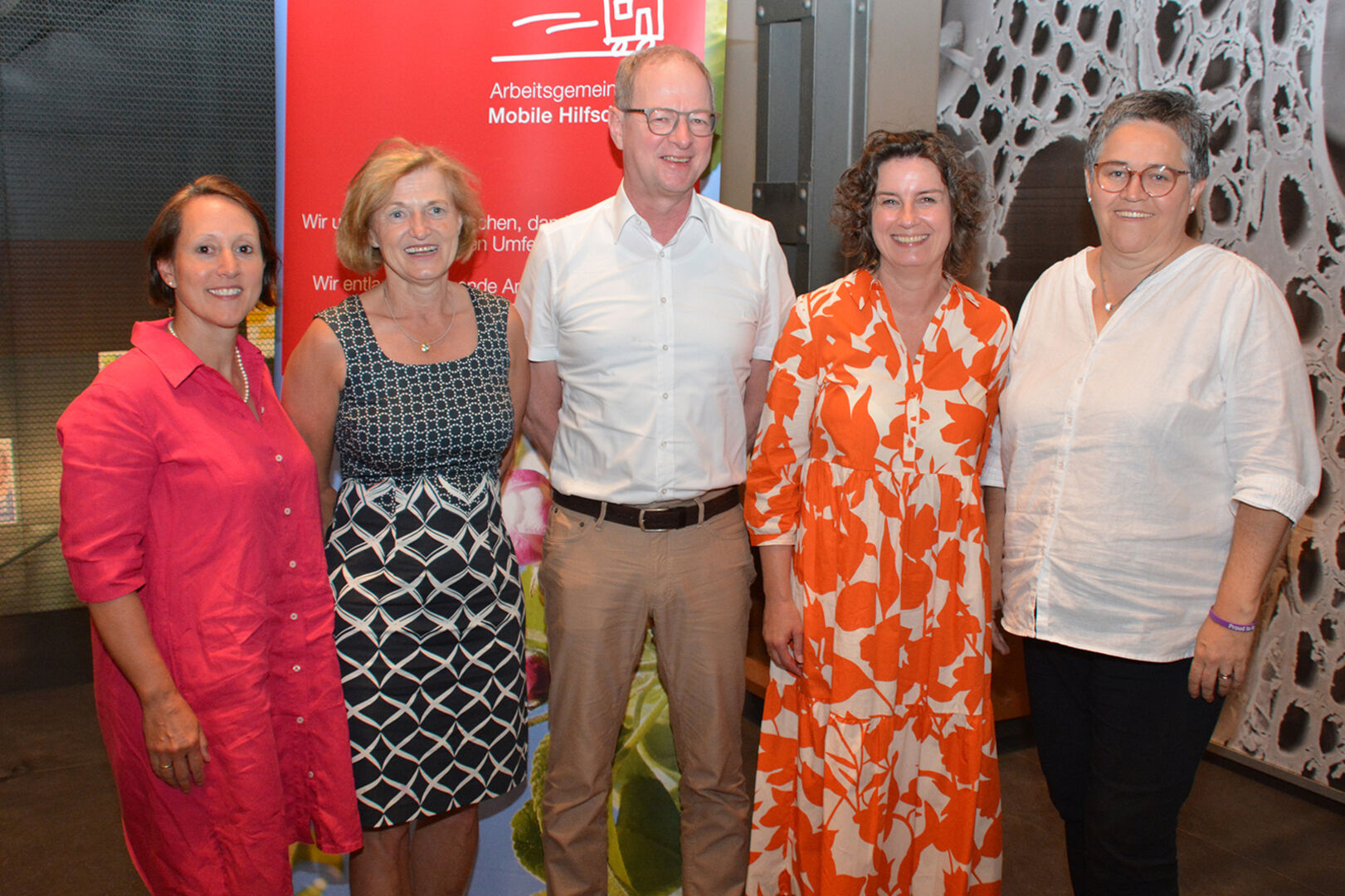Deborah Blümel, Angela Jäger, Manfred Kräutler, Simone Bemetz-Kochhafen und Ursula Fischer-Gruber (v. li.) genossen die Feier.