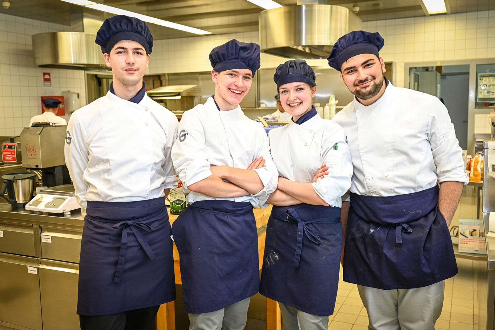 Koch-Schüler:innen Elias Bendhim, Bernhard Moosbrugger, Lea Hammerer und Moschtaba Ghafari (v. li.)