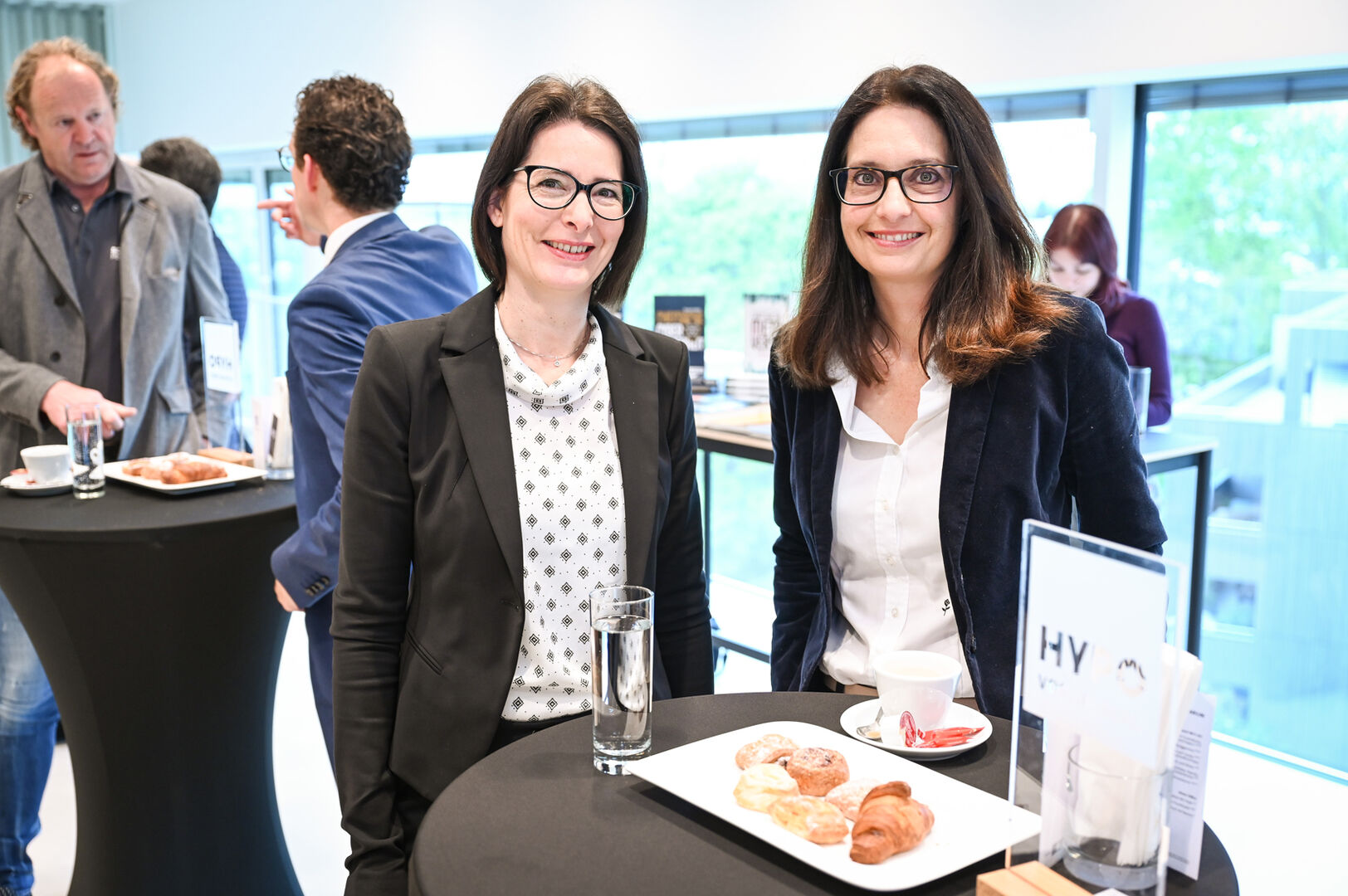 Bettina Immler (Meisterstück Hard) und Martina Pointner (Trialog PR) (v. li.)