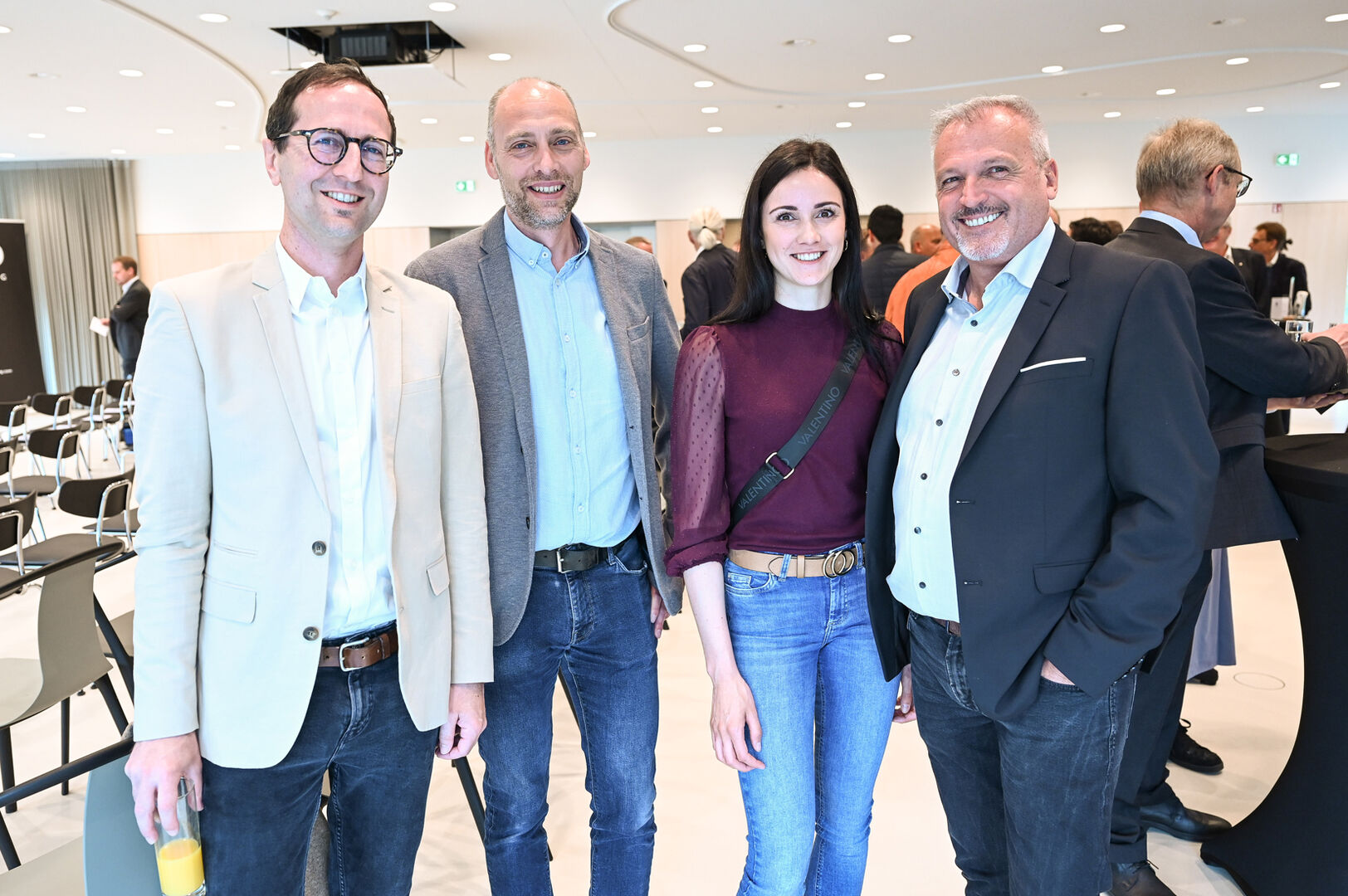 Matthias Eberle und Martin Stenzel (beide  i+R Gruppe), Lisa Hofer und Markus Ruppitsch (beide RIVA home) (v. li.)