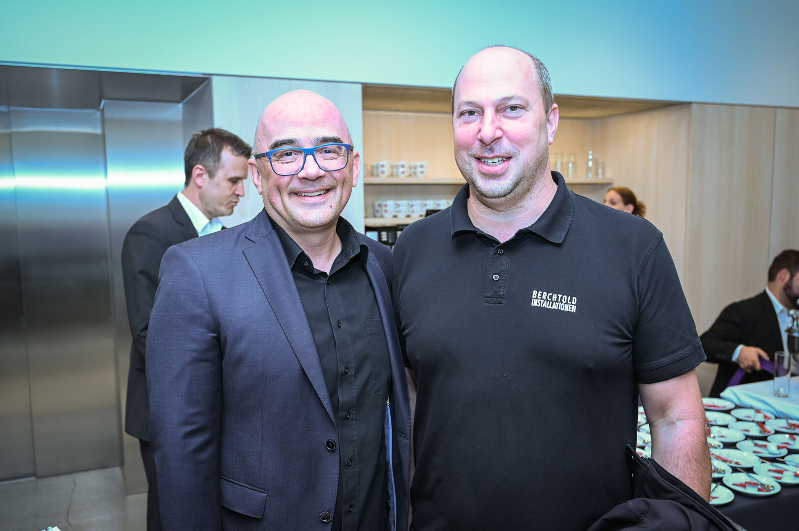 Oliver Wehinger (Inhaus) und Christian Köb (Berchtold Installationen) (v. li.)