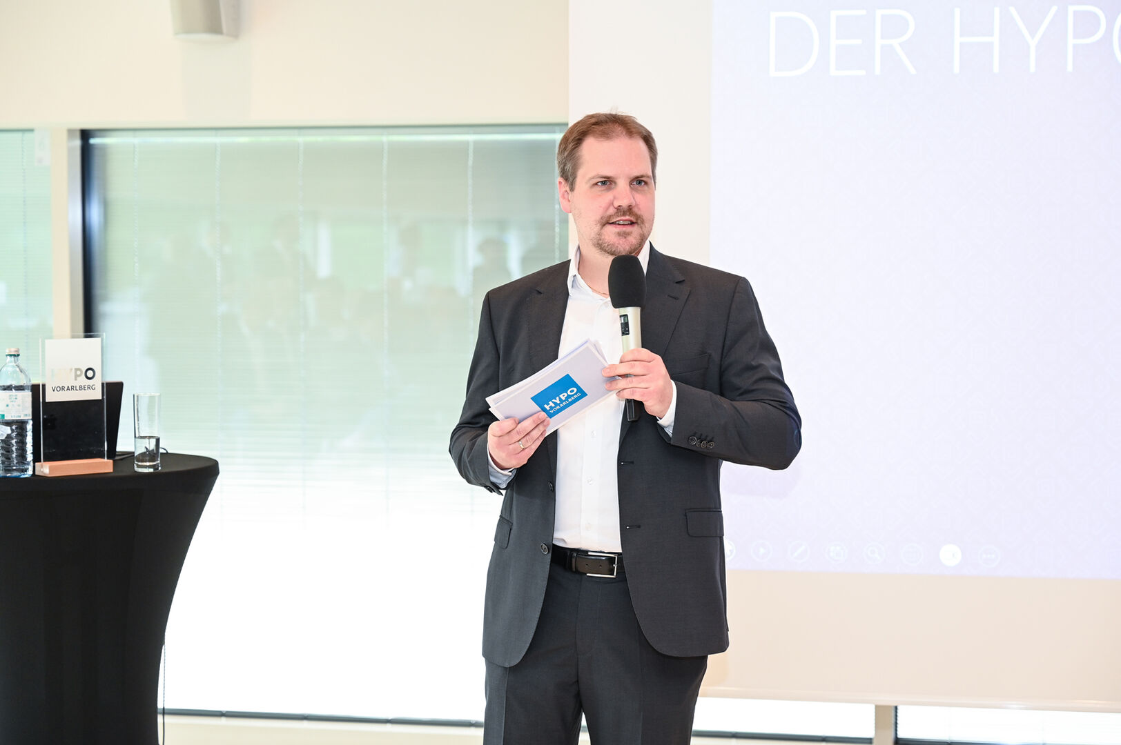 Begrüßung durch Hypo Vorarlberg Vorstand Philipp Hämmerle.