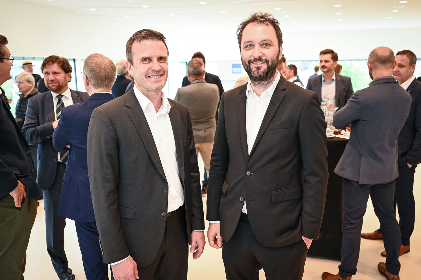 Philipp Schwarz (Hypo Vorarlberg) und Gastgeber Johannes Glatz