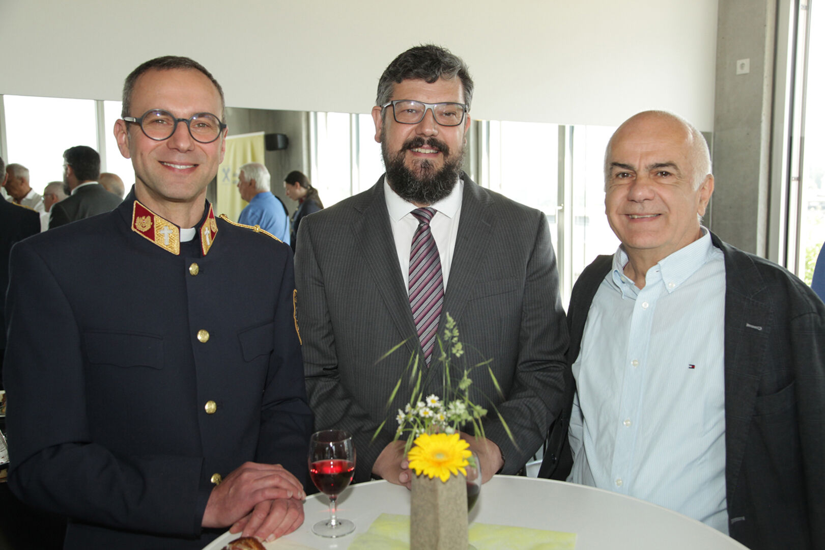 Polizeiseelsorger Dominik Toplek, Oberrat Marko Berghold (Landespolizei) und Karl Raudnicky (v. li.)