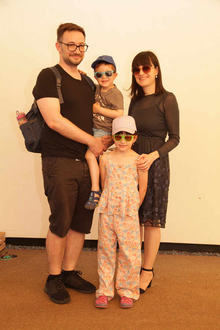 Mathias (Landespressestelle) und Bettina Bertsch (Raiffeisen Marketing) mit Madita &amp; Nicolas