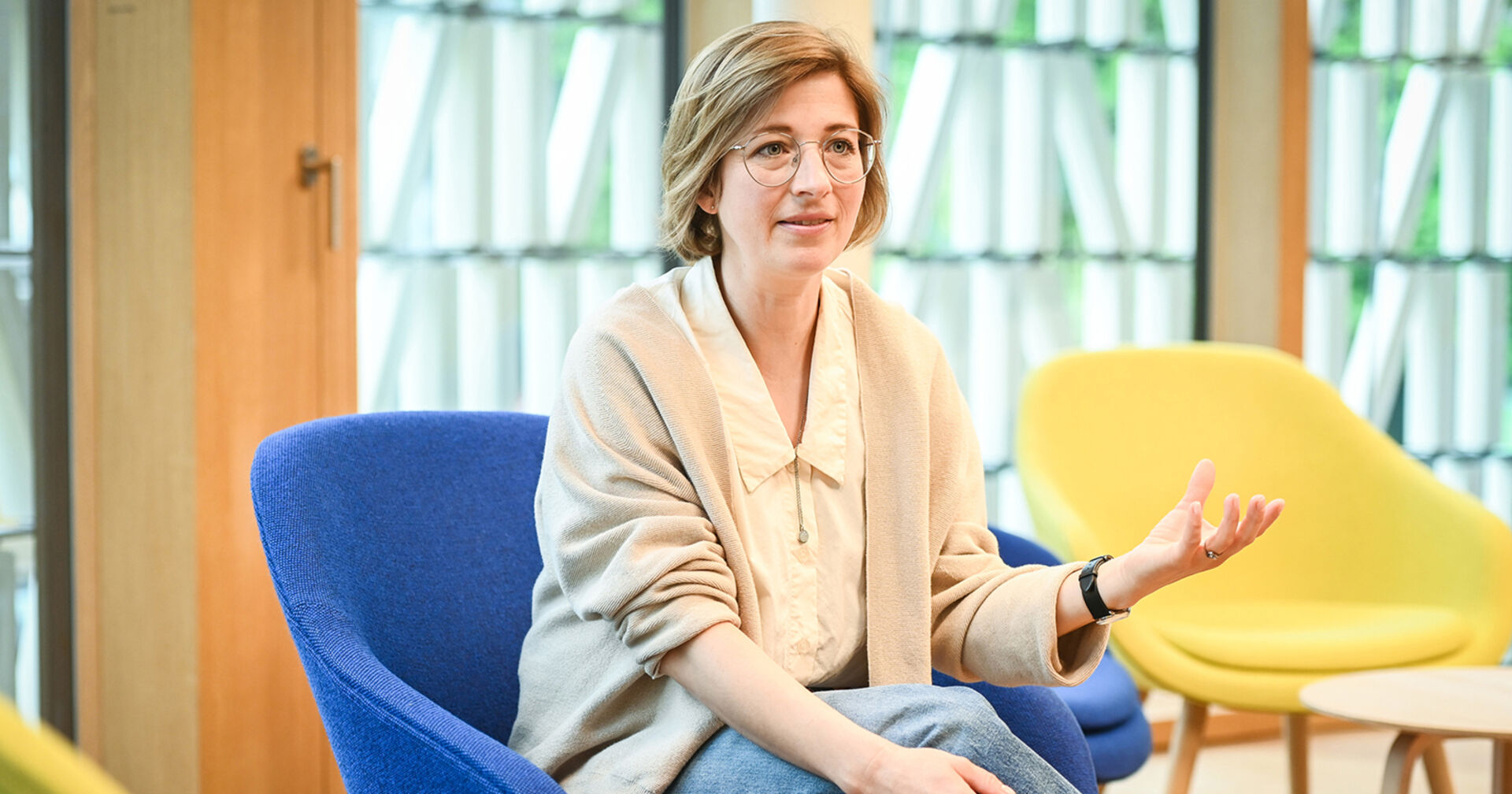 „Wir sind ein  Wissens- und Ideenraum, der Möglichkeiten für alle Bevölkerungsschichten eröffnet. “ Mag. (FH) Johanna Baumgartner, Leitung Stadtbibliothek