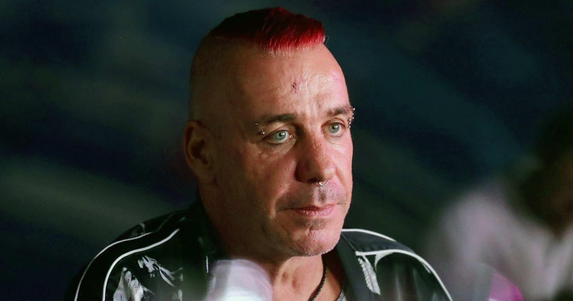 Till Lindemann ungeschminkt im Porträt.