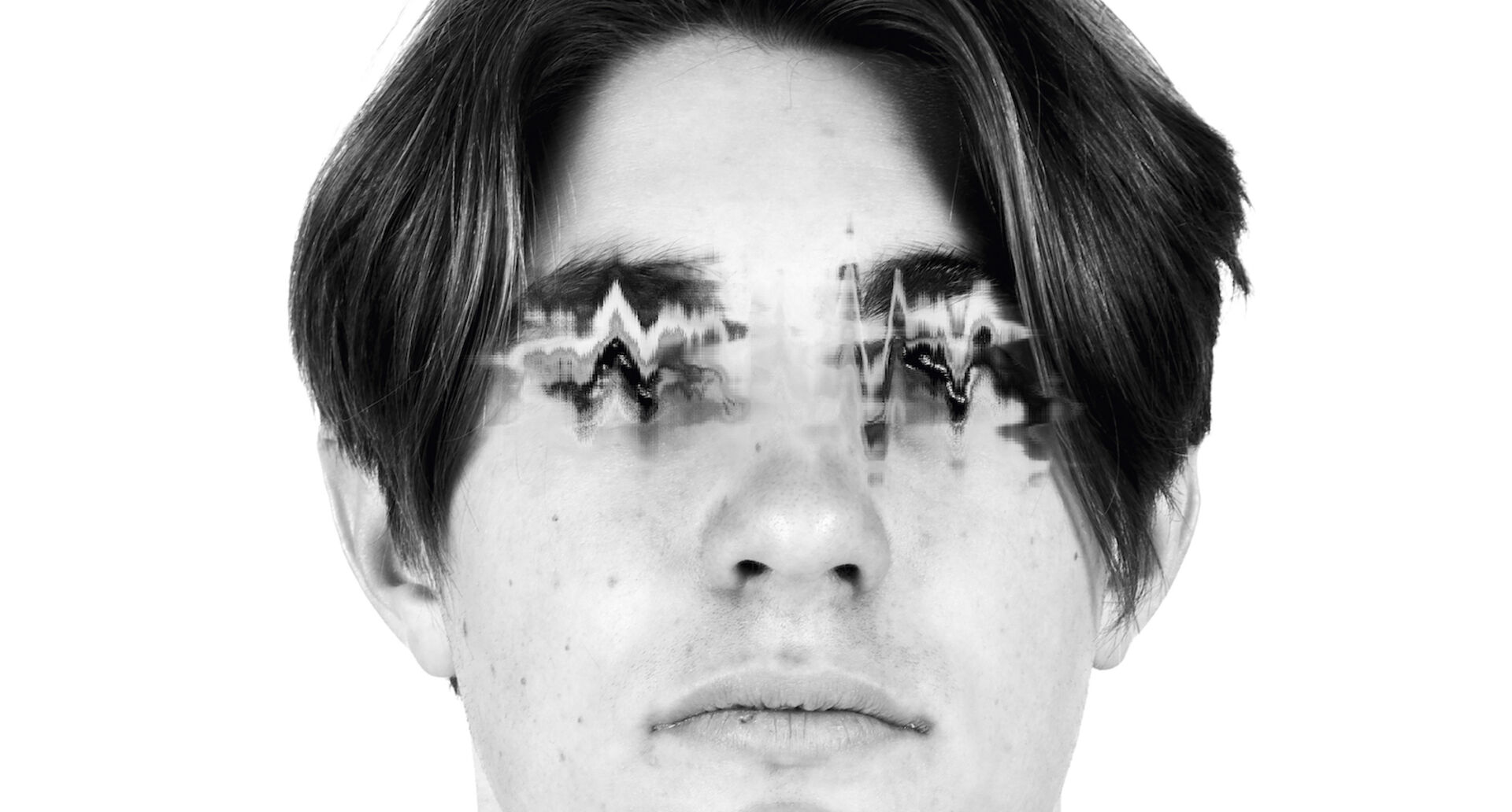 Ausstellungsbild zeigt Männergesicht mit veränderten Augen | Credit: Höhere Lehranstalt für Fotografie und Audiovisuelle Medien - die Graphische