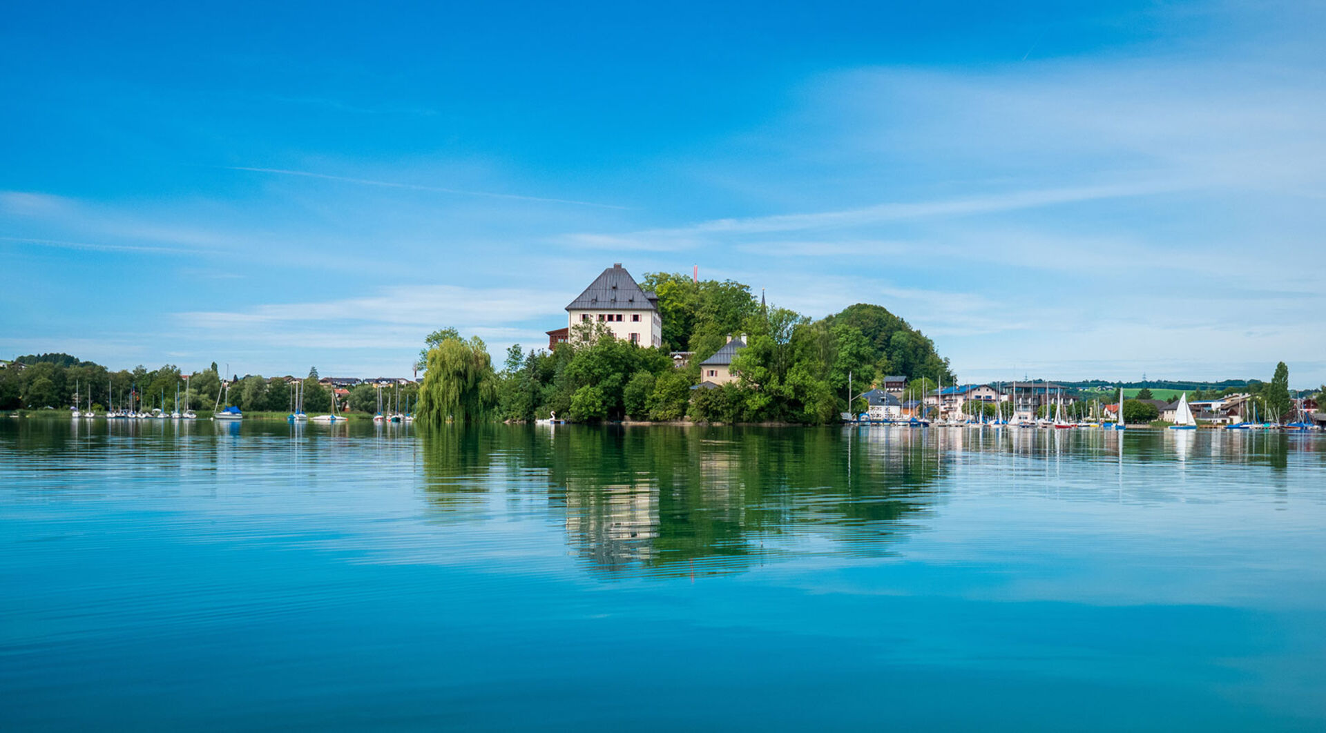 Der Mattsee an einem sonnigen Tag | Credit: iStock.com/NatureNow