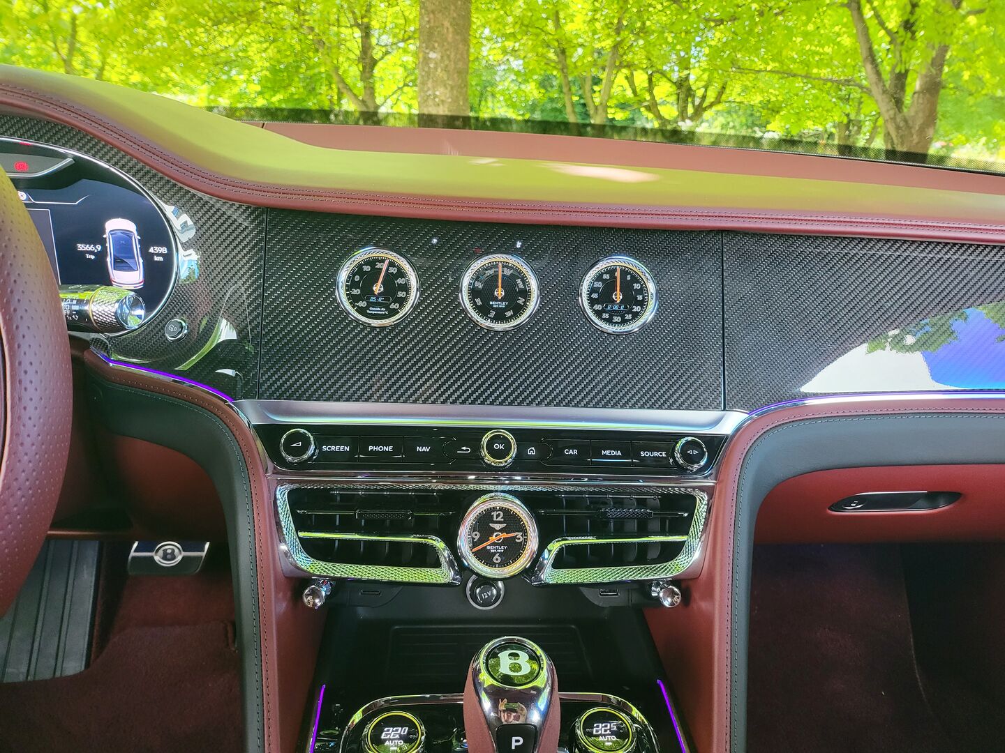 Hauptbildschirm und Bentleyarmaturen rotieren!