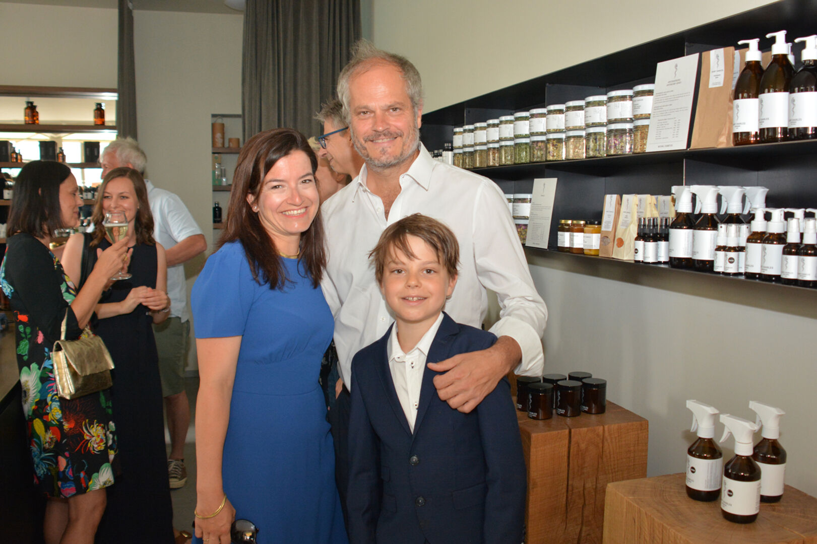 Fachärztin für Dermatologie Birgit mit Architekt Thomas und Sohn Paul Moosbrugger.