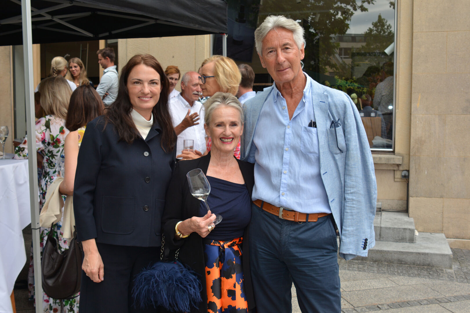 Verena Konrad (vai) mit Mode­ikone Ulli Zumtobel (mi.) und Franz Wölfler.