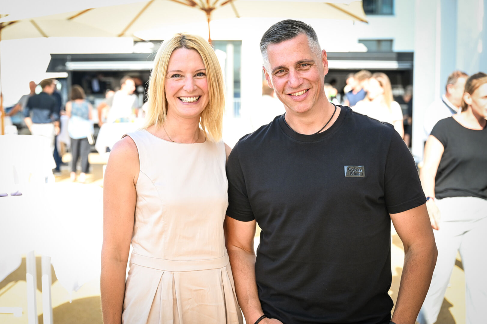 Melanie Fleisch (Ltg. PRISMA Standort-Management) und Stefan Kutzer (OMICRON electronics)