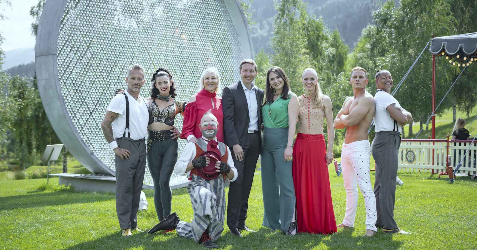 Circus Roncalli Künstler in den Swarovski Kristallwelten