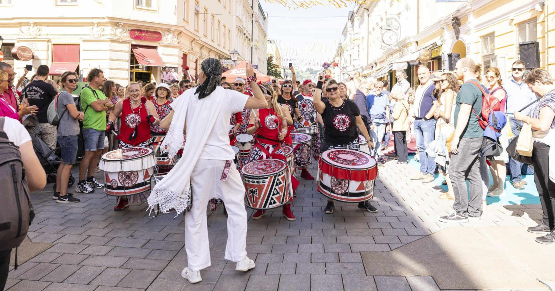 Trommler beim ARTmosFLAIR in der Linzergasse.