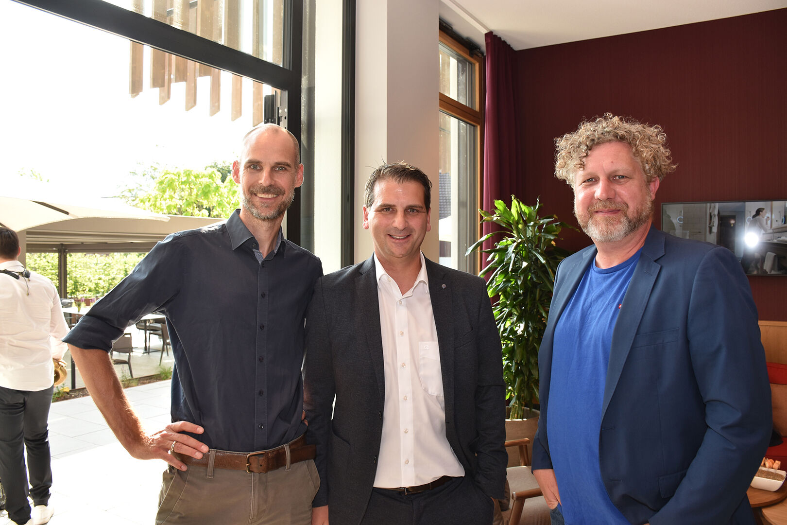 Arch. Moritz Rinne (Monoplan CH), Thorsten Platt (Liebherr-Eigentümerfamilie) und GF Johannes Cox (Green landscapes AG)