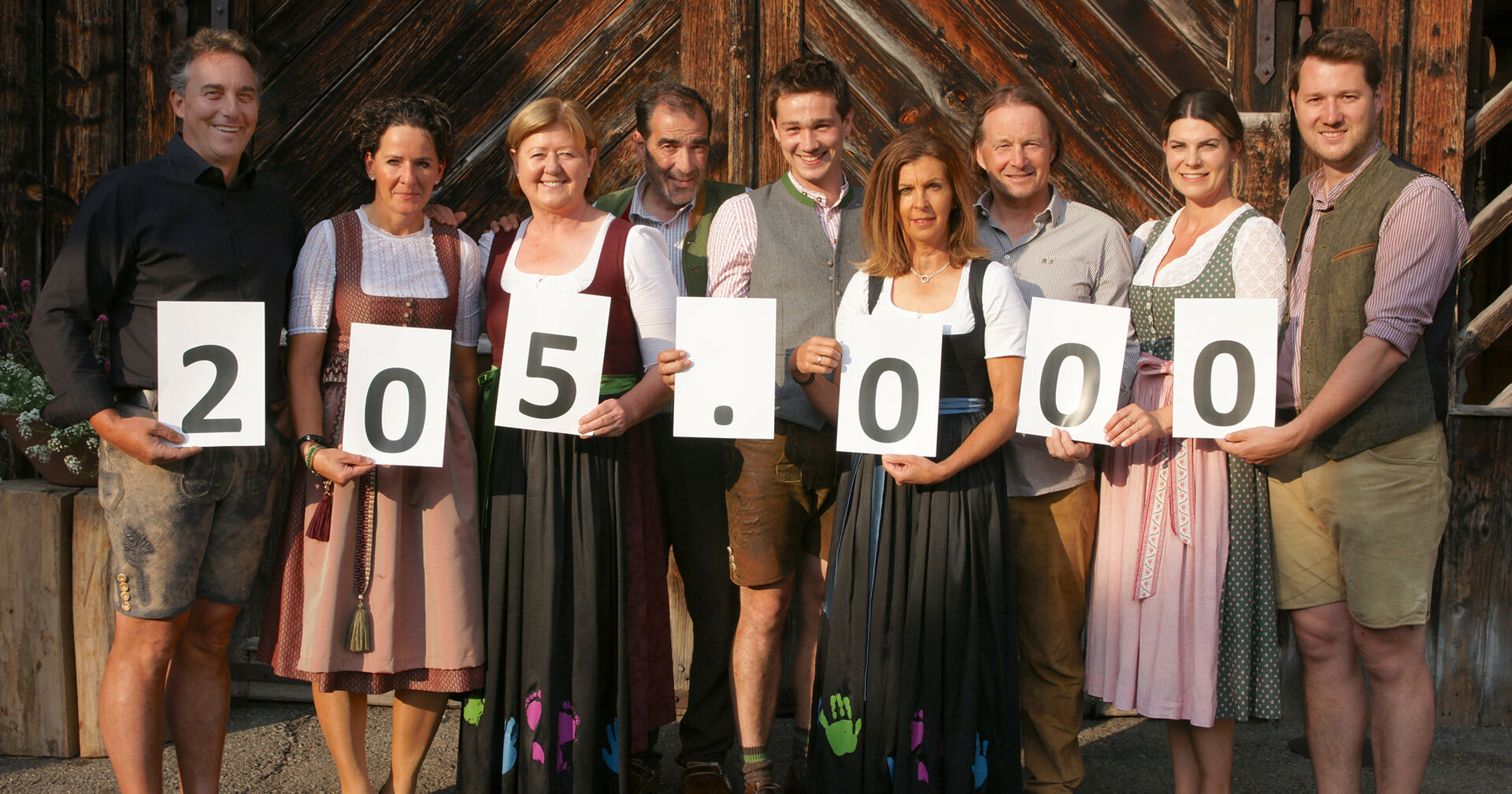 Unglaubliche € 205.000,–: Thomas &amp; Angelika Amann, Gertrud, Stefan und Felix Tschohl, Anita Wachter, Rainer Salzgeber, Angelika Simma, Seraphin Tschohl