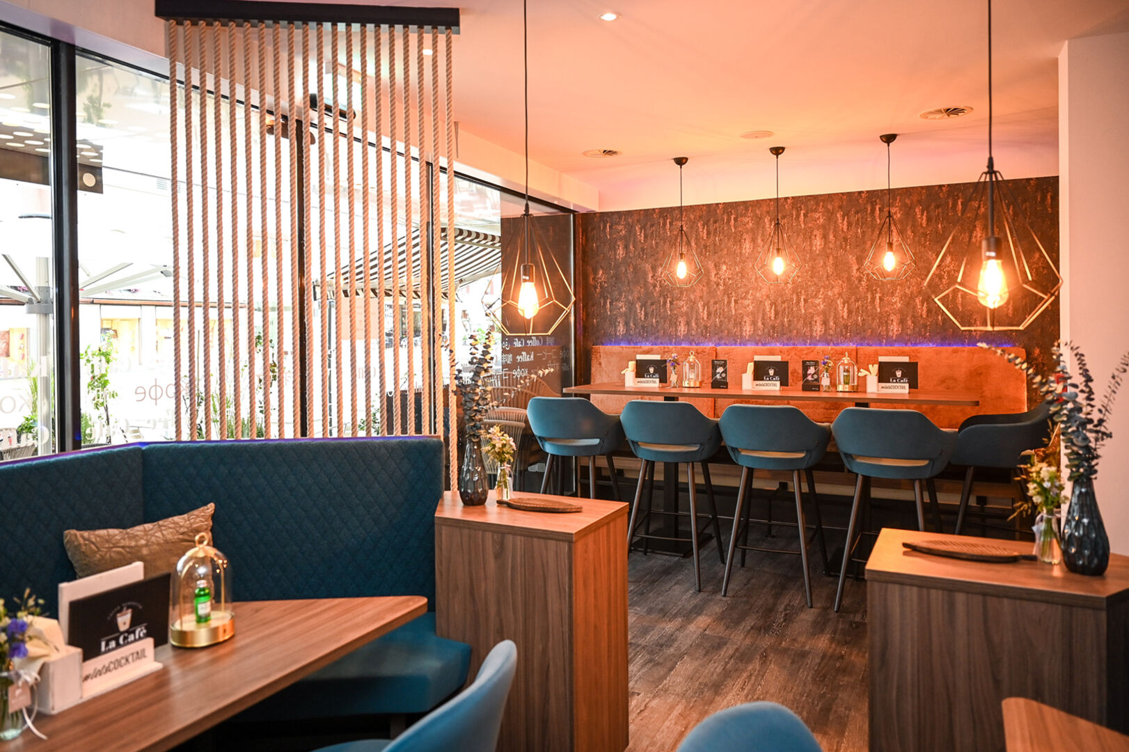 Das mobile „La Café“ hat mit diesem Cafe in der Kaiserstraße einen besonderen dauerhaften Standort bekommen.