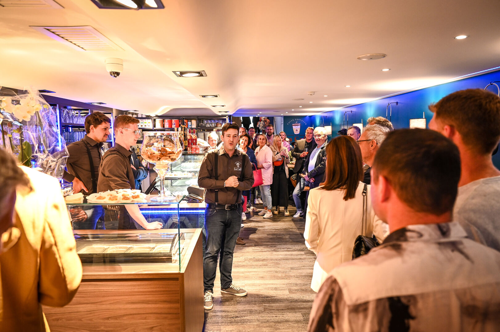 La Cafè in Bregenz: Öffnungszeiten Montag bis Sonntag von 8 bis 22 Uhr.