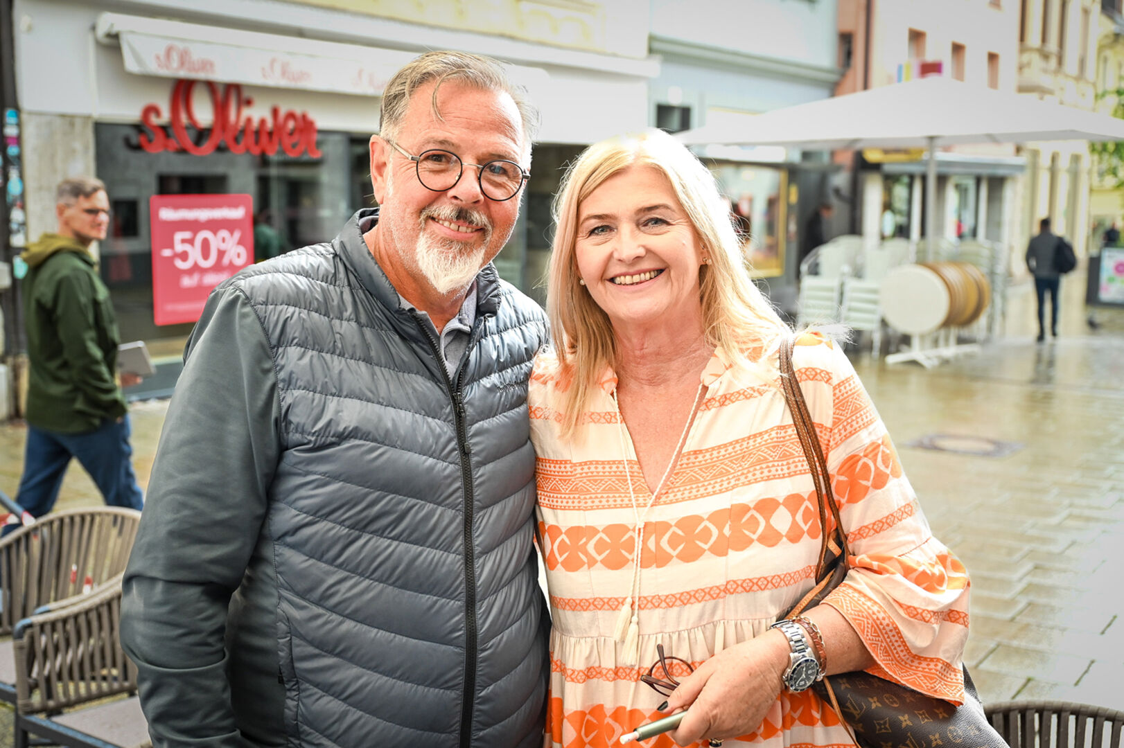 Haben es nicht weit ins „La Café“: Nachbarn Horst und Ruth Giselbrecht