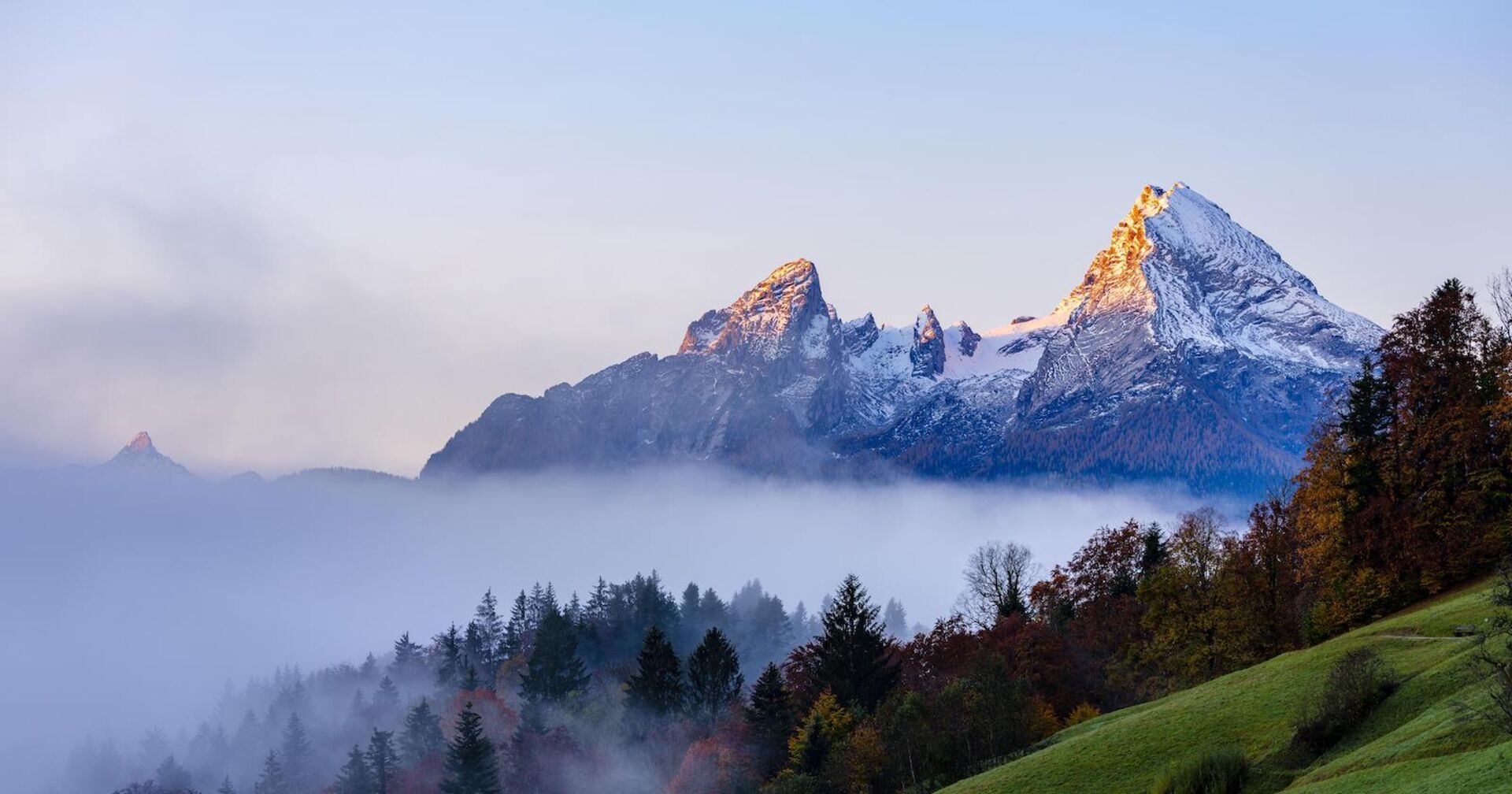 Die Gipfel der Schönfeldspitze und des Watzmanns.