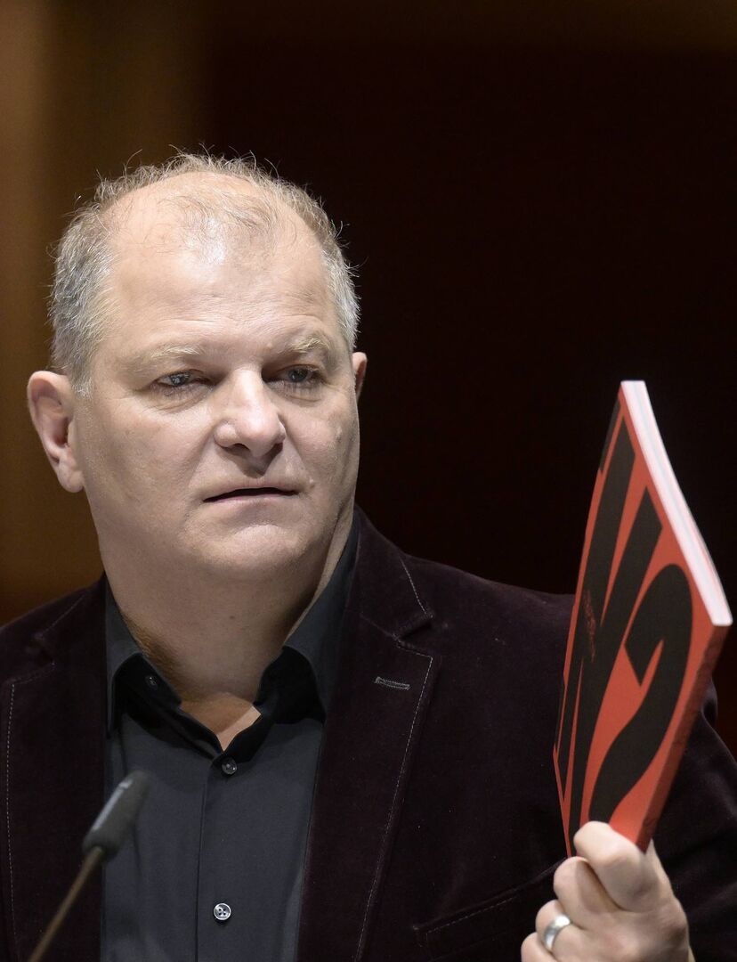 Bei einer Pressekonferenz: Martin Kusej, Chef des Burgtheaters.