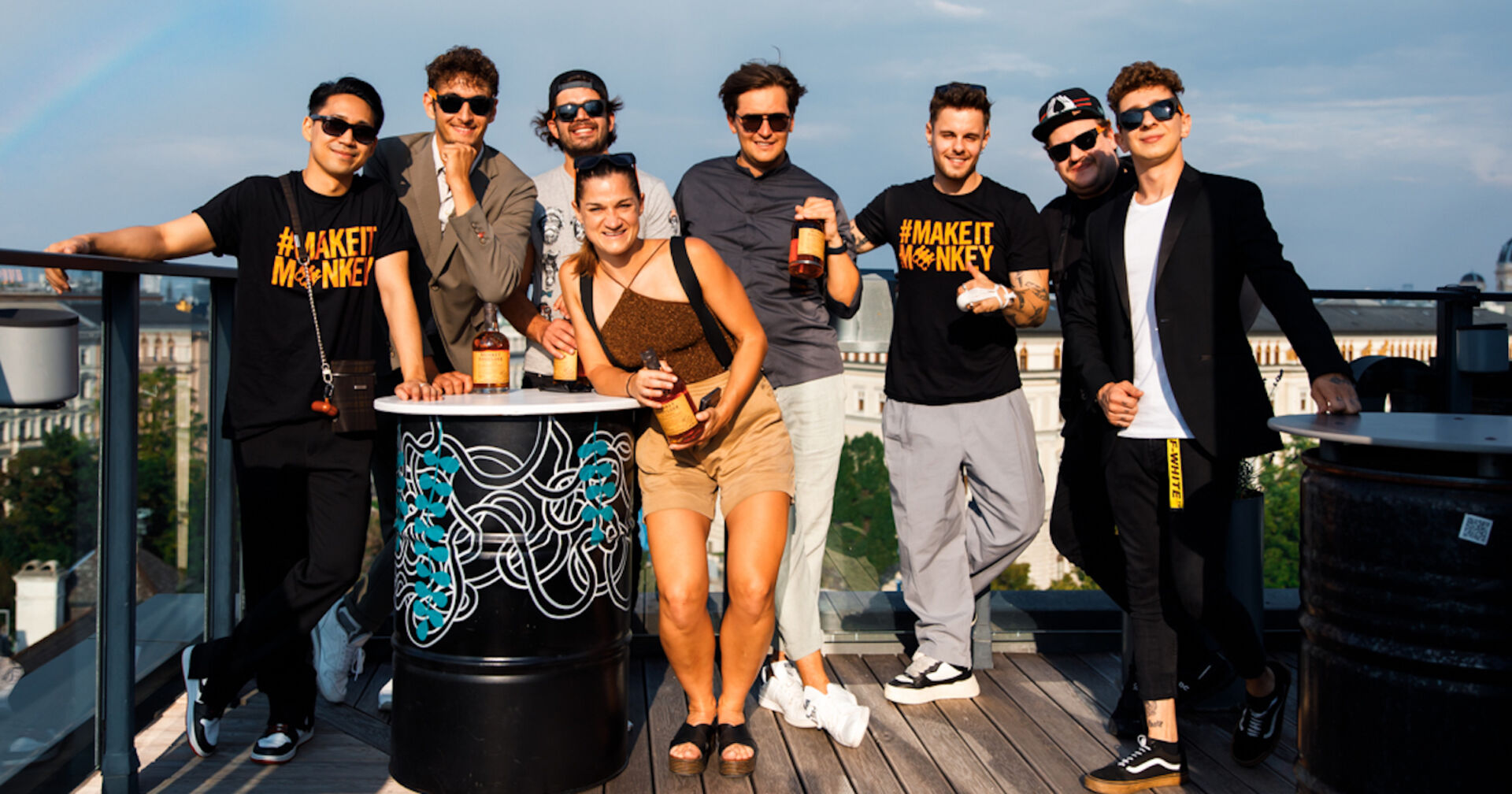 Die Teilnehmer des Barkeeper Wettbewerbs mit Katharina Schwaller | Credit: Adrian Almasan