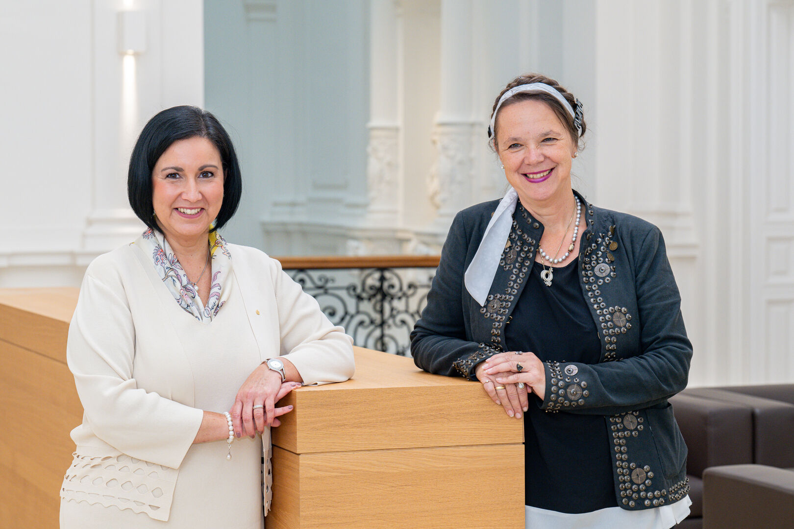 Stefanie Christina Huber (Vorstandsvorsitzende der Sparkasse OÖ), Elisabeth Ponocny-Seliger (Psychologin)