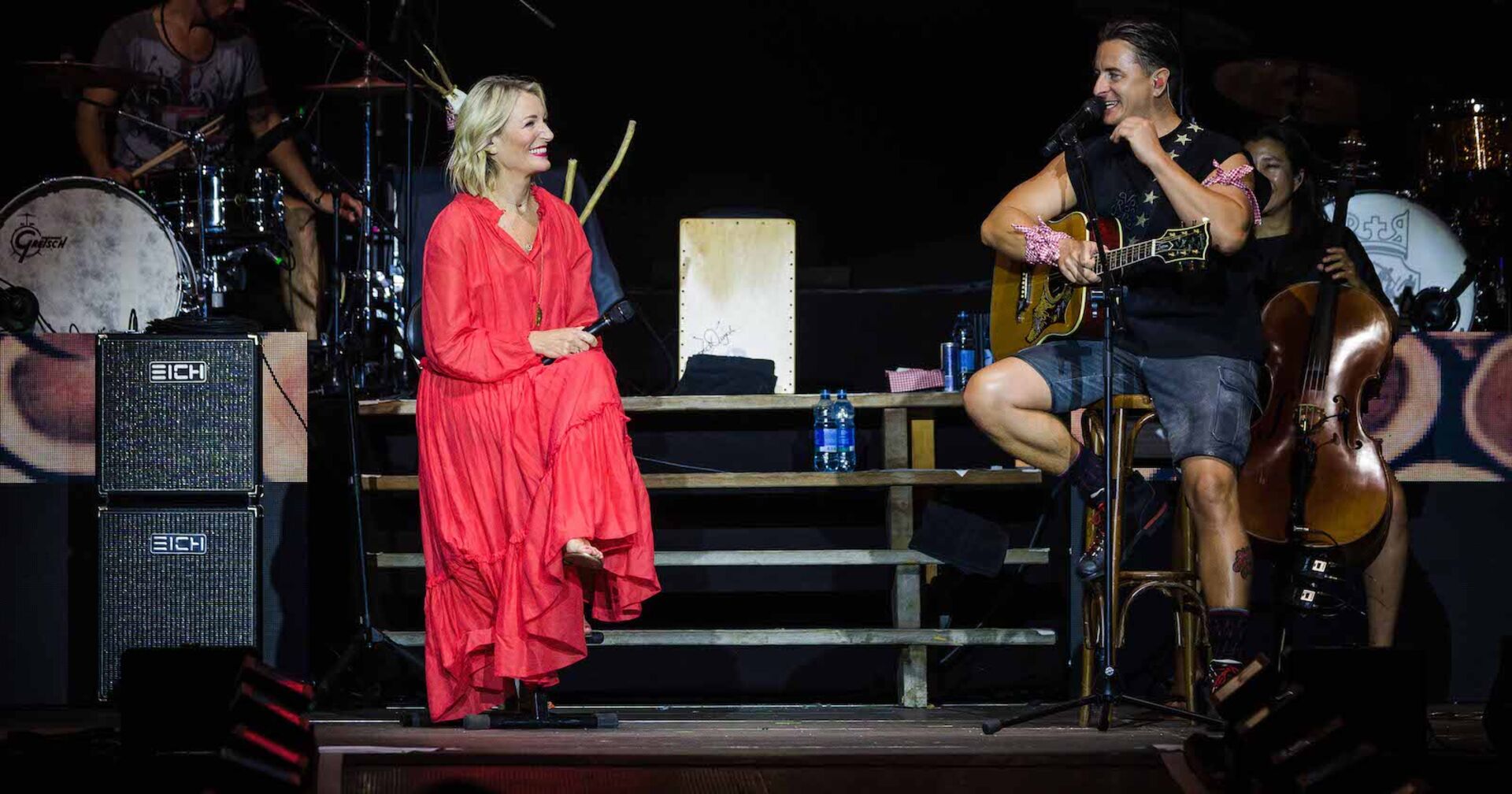 Monika Gruber und Andreas Gabalier auf der Bühne in Kitzbühel.