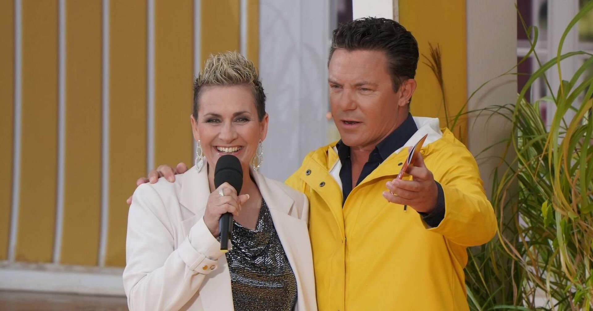 Bei &quot;Immer wieder sonntags&quot;: Stefan Mross mit Geraldine Olivier.