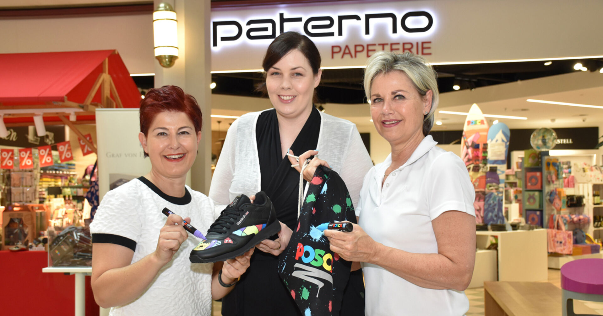 Isabelle Franchina (Faber Promotion, mi.), GF Susanne Paterno (li.) und Ingrid Brückler (Paterno Papeterie Messepark Dornbirn)