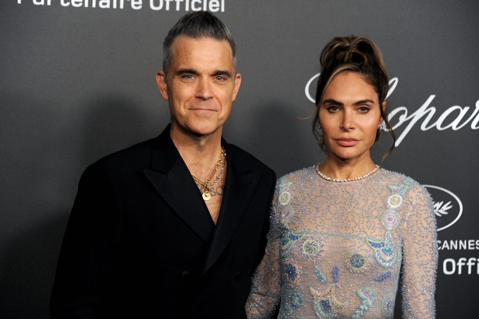 Robbie mit seiner Ehefrau Ayda Fields Williams bei einer Veranstaltung.