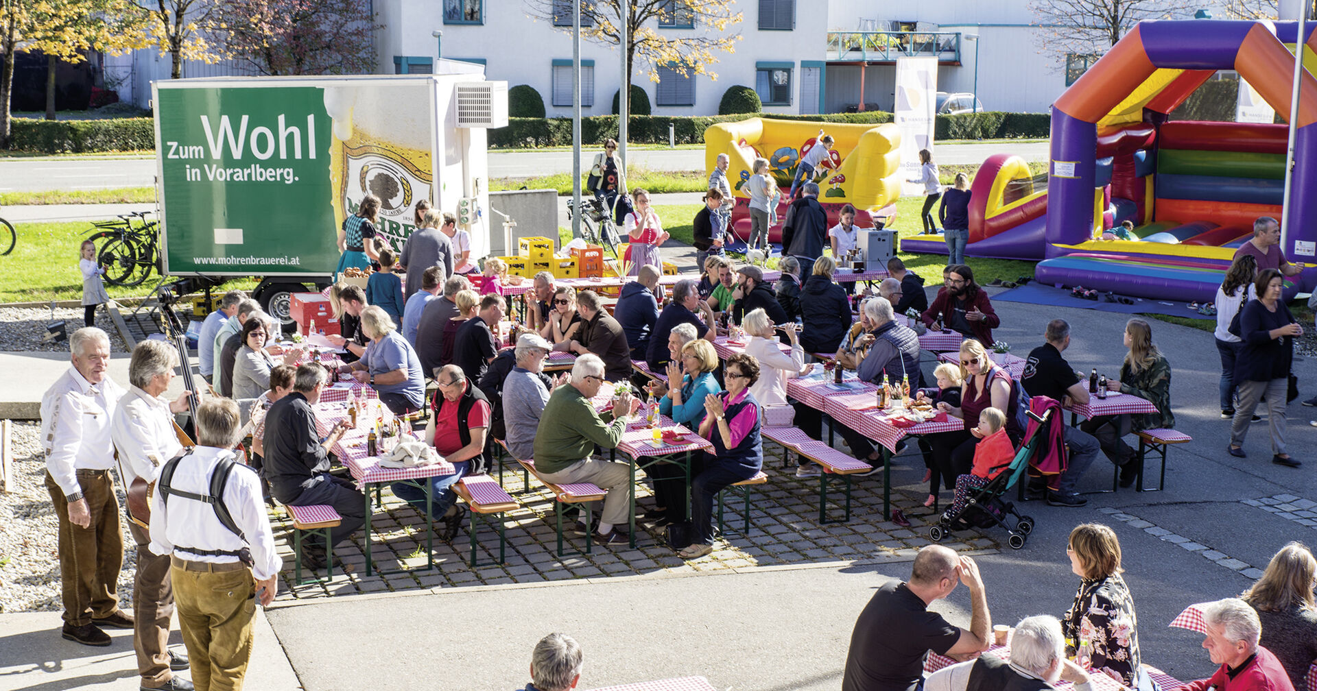 Photovoltaik-Marktführer Hansesun erwartet rund 1.000 Gäste beim siebten Sonnenwiesenfest in Röthis.