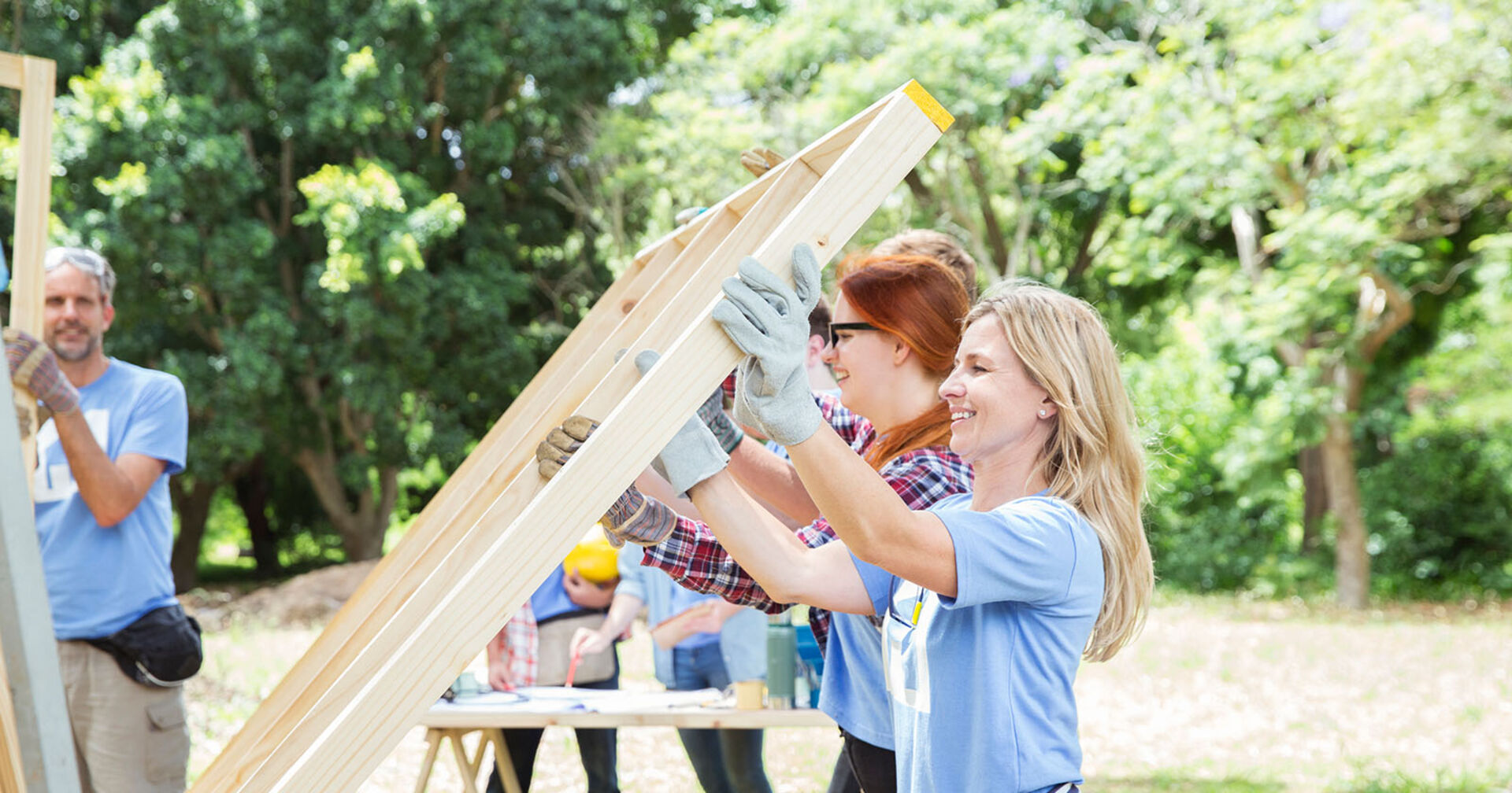 Ehrenamtliche Mitarbeiter | Credit: iStock.com/Robert Daly