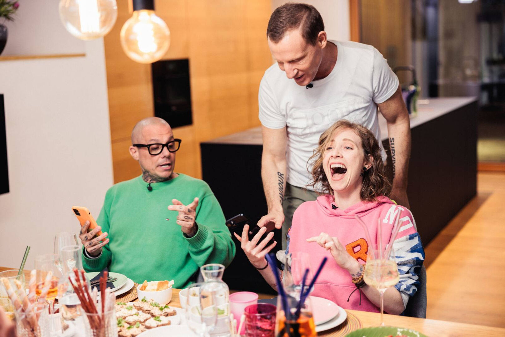 Stefan Petzner und zwei weiteres Teilnehmer der Show.