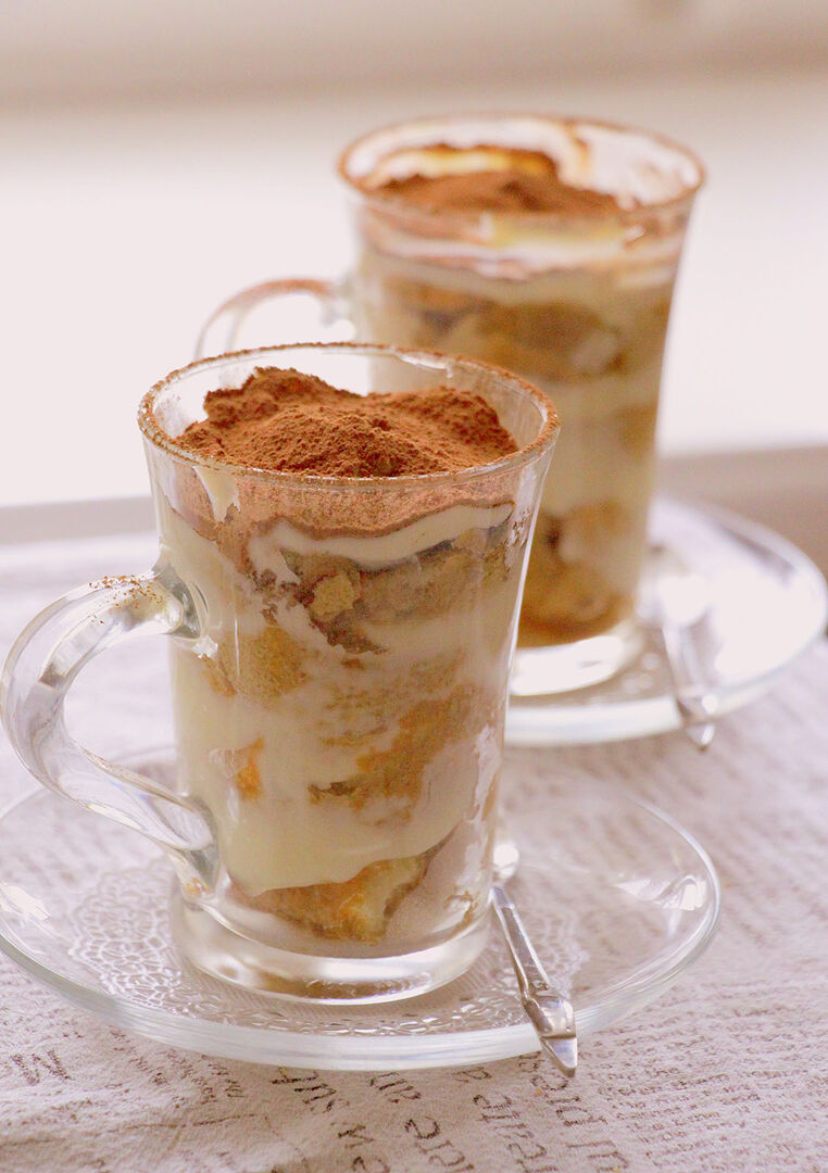 Pfirsich-Tiramisu | Credit: iStock.com/Ruslana Chub