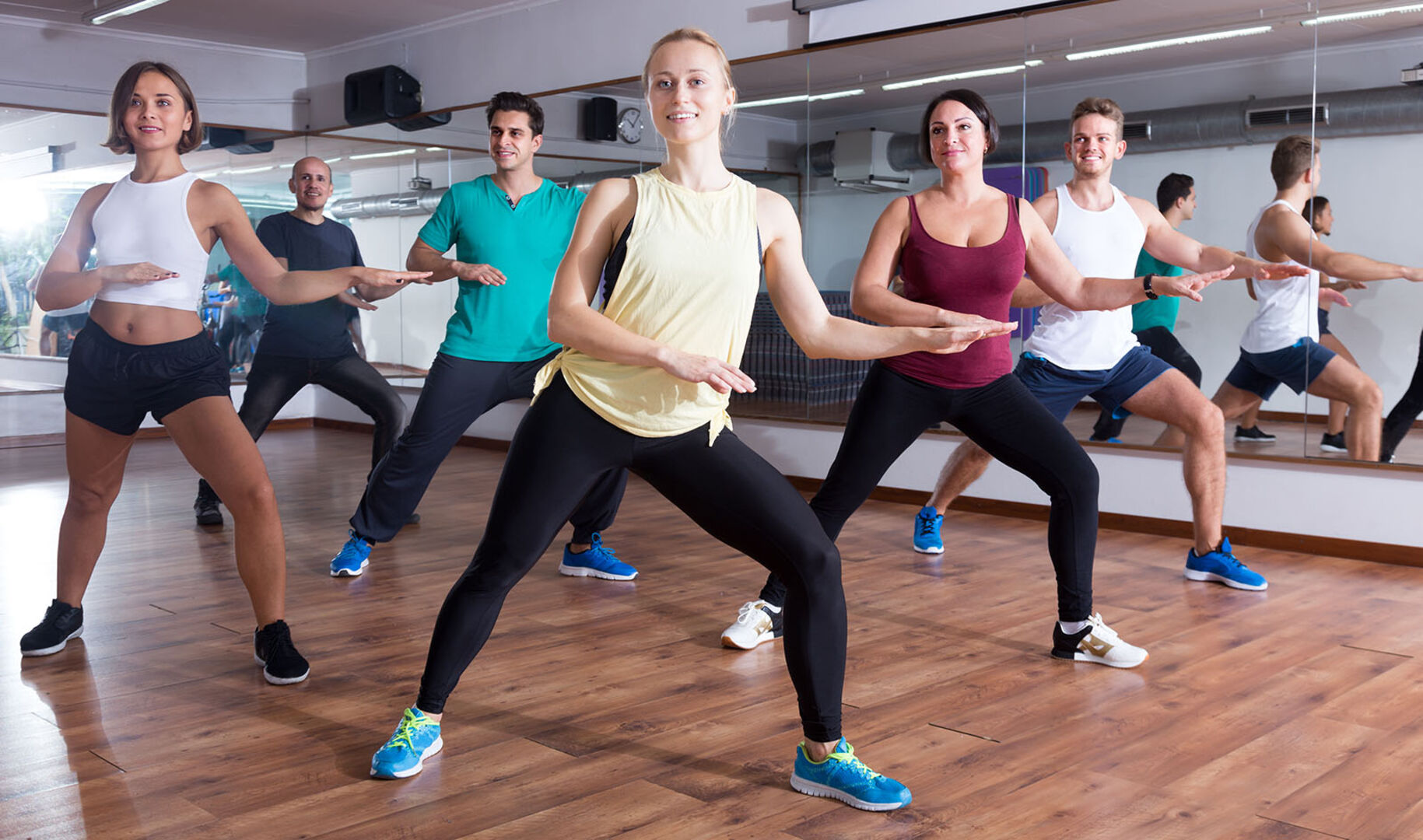 Zumba Tänzerinnen | Credit: iStock.com/JackF