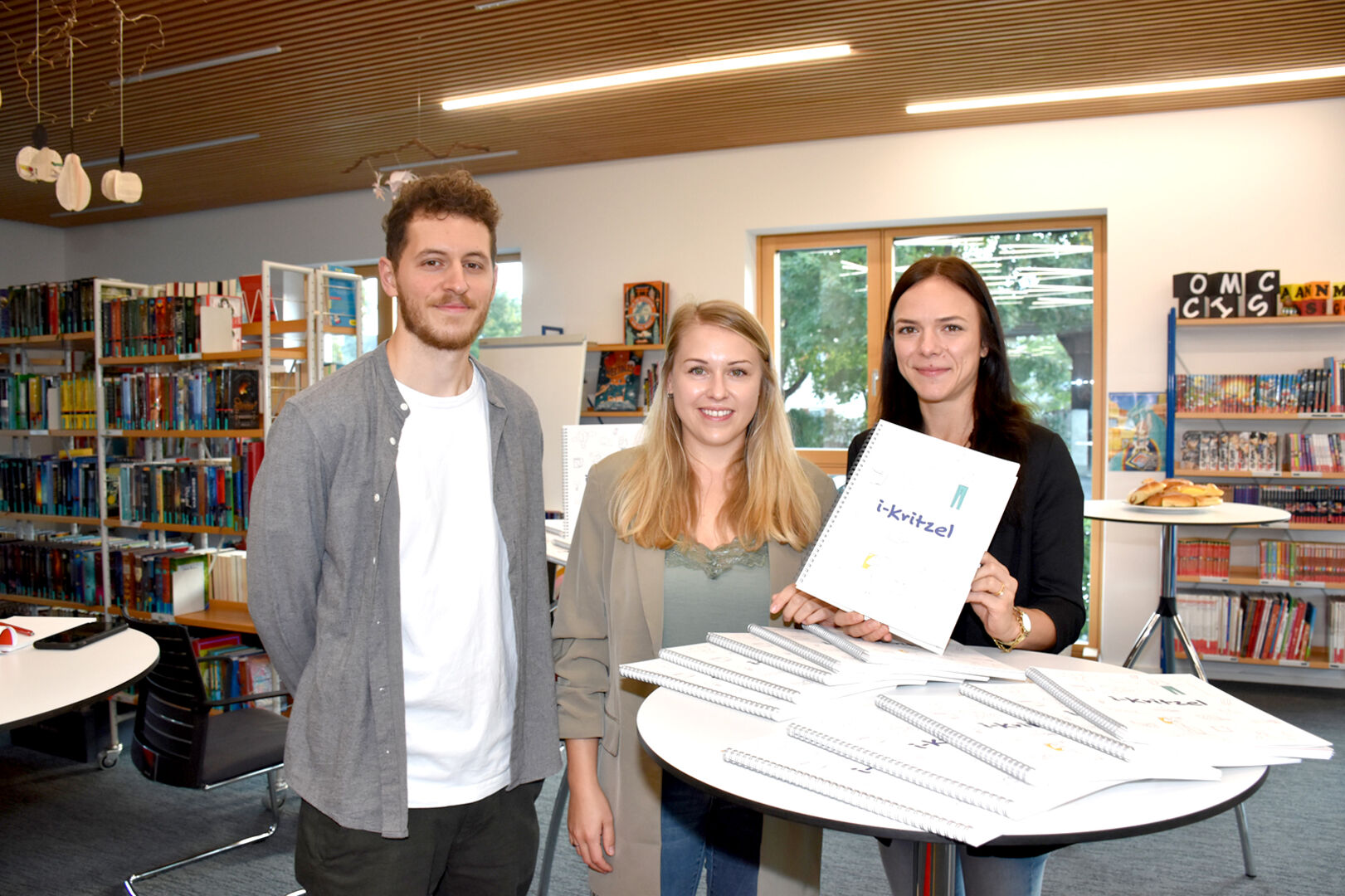 Redaktions- und Grafikteam für i-Kritzel: Daniel Natter (MS Altach) Melanie Lins (BIFO) und Viktoria Schwarzer (Weber Mathis + Freunde)