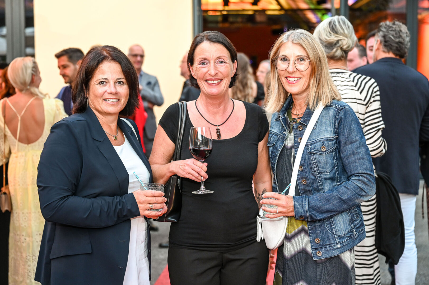 Andrea Rimmele (GF Metzgerei Rimmele), Silvia Nussbaumer (wirtschaftszeit.at) und Angelika Rimmele (Marketingleitung Inhaus)