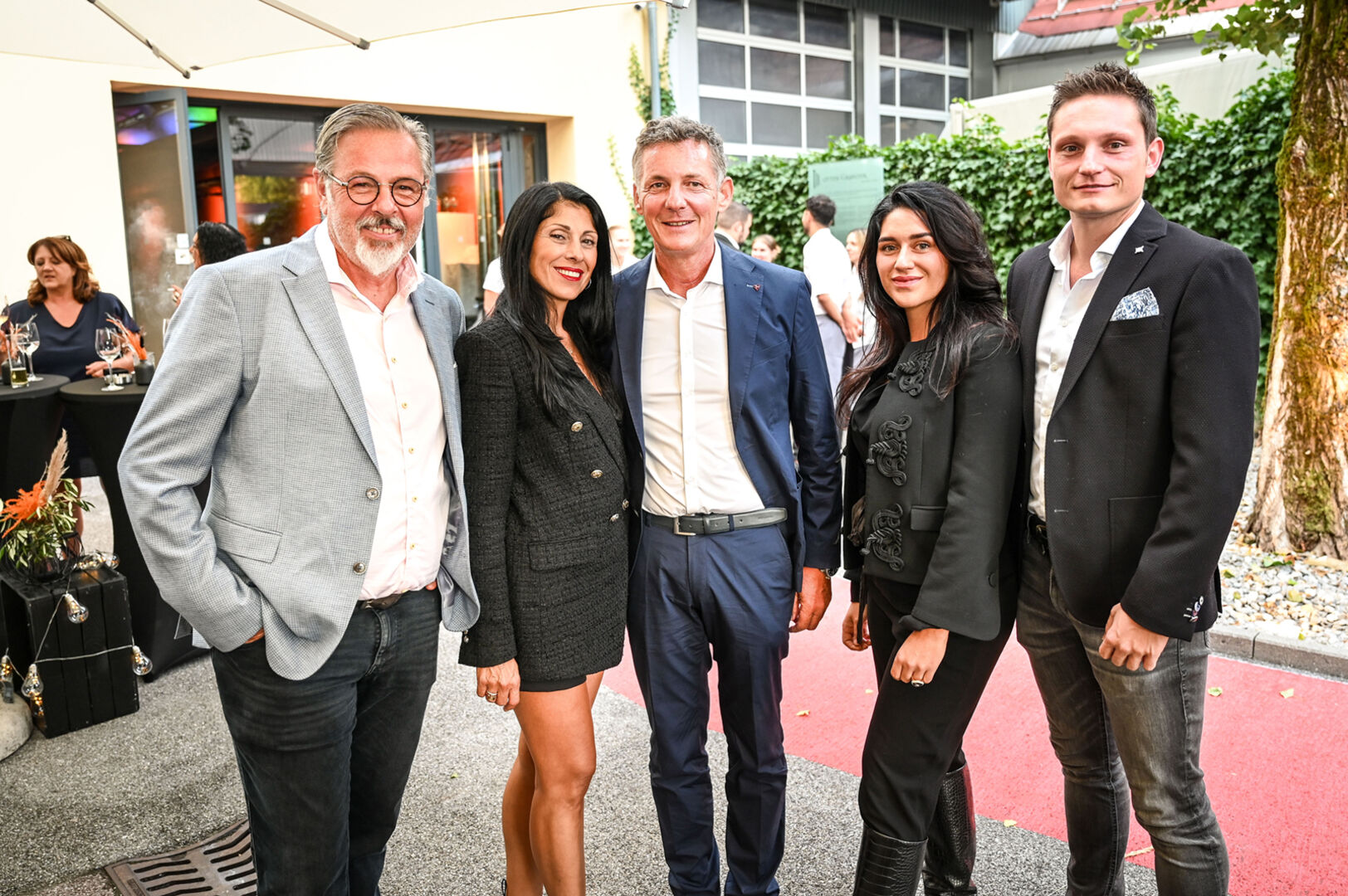 Vom Autohaus Malang: Horst Giselbrecht, Melik Yolsal und Jörg Peham sowie Anna Schönenberger und Daniel Peham