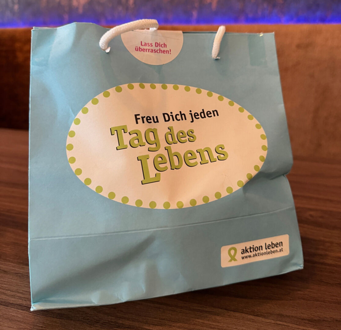 Gegen eine Spende von 5,– Euro erhalten Sie dieses Überraschungspäcken.