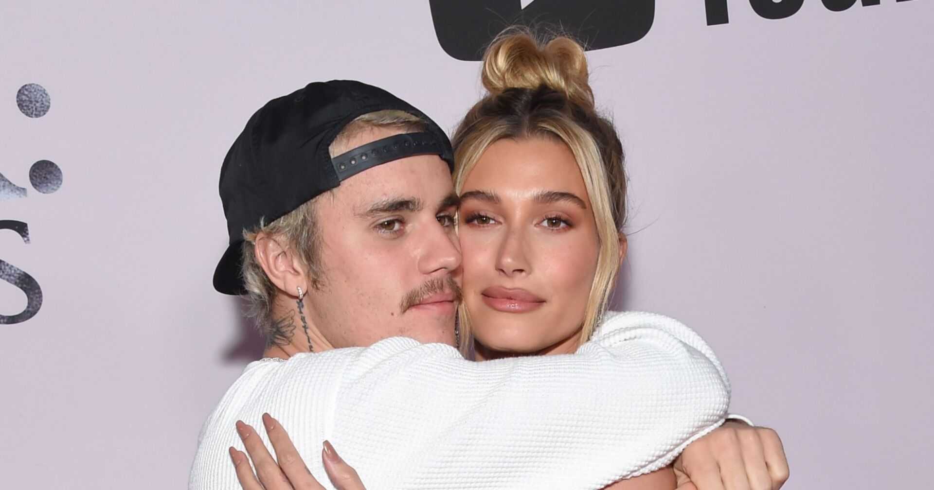 Justin Bieber umarmt seine Hailey