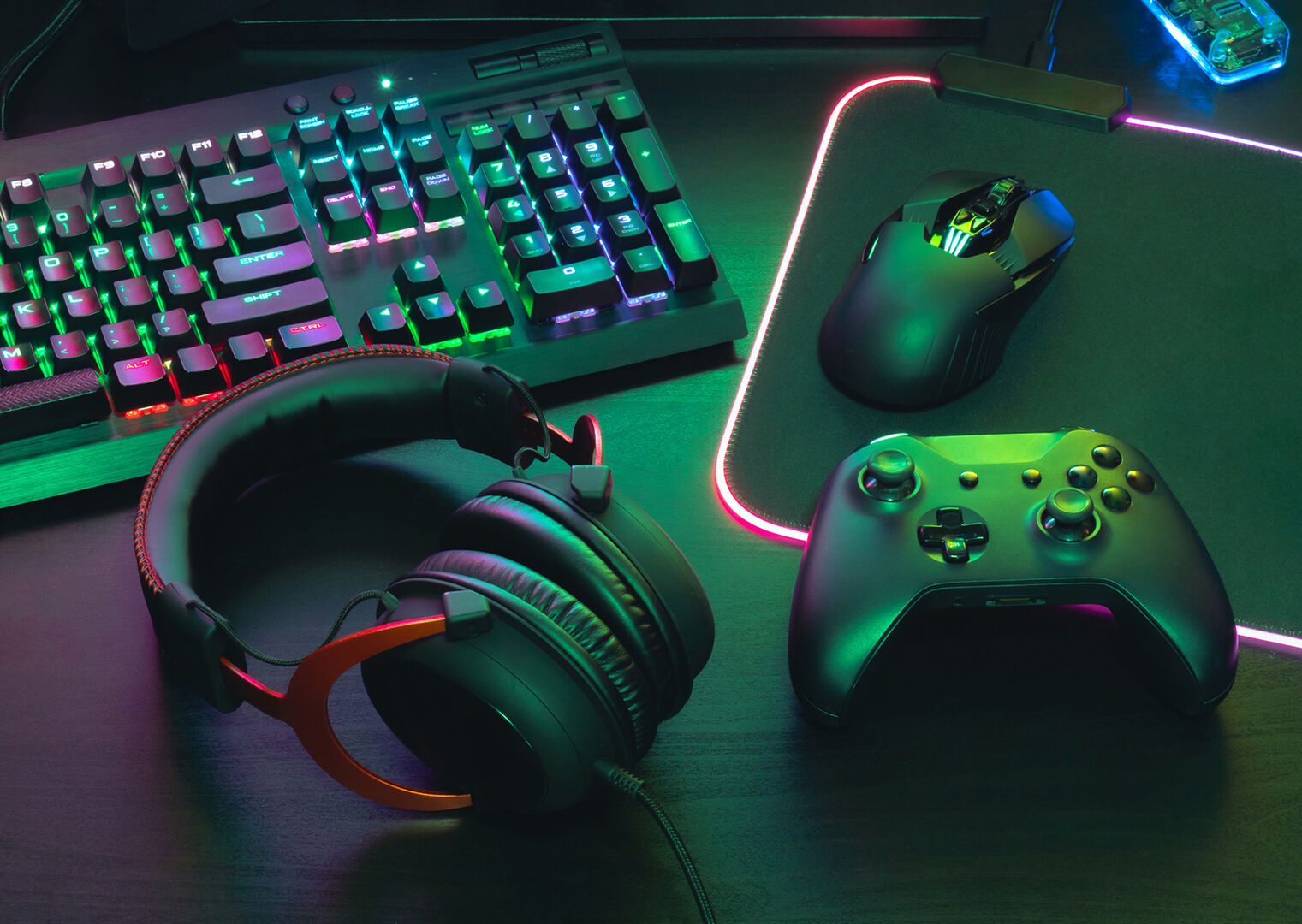 Gaming Ausstattung | Credit: iStock.com/EKKAPHAN CHIMPALEE